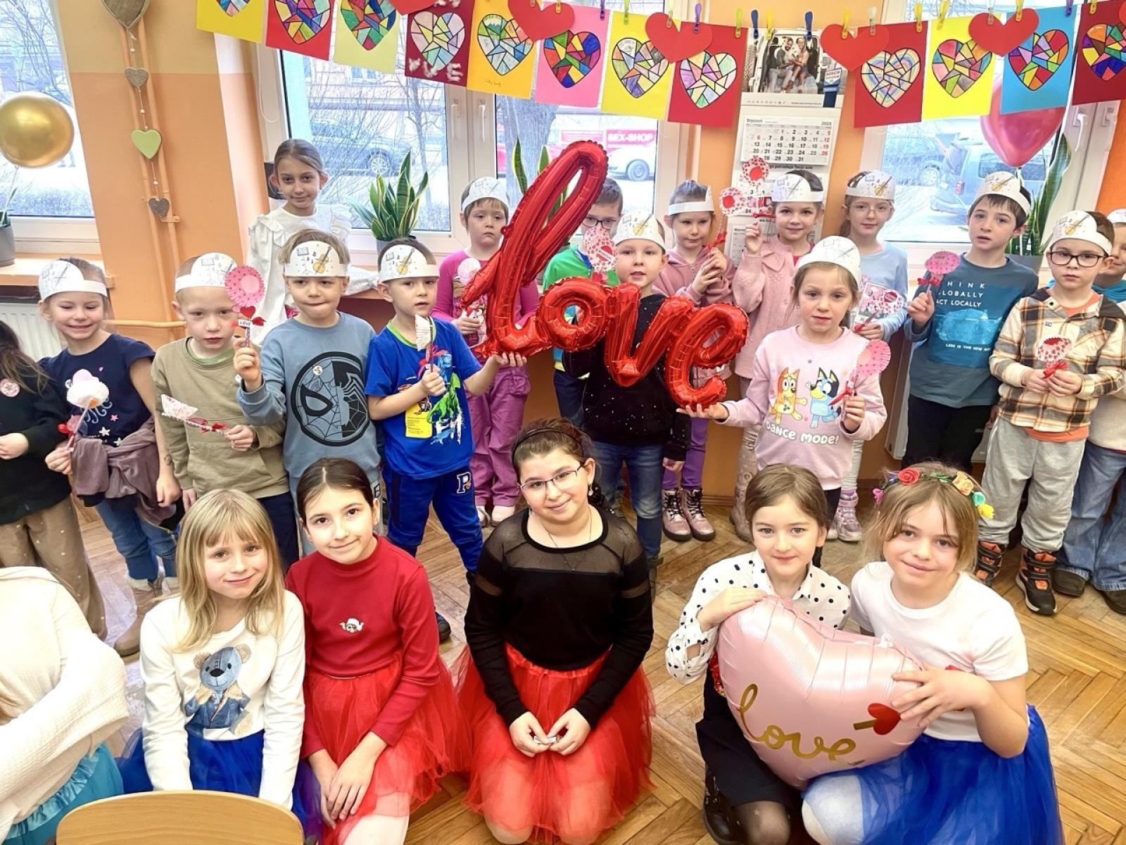 Zdjęcie w galerii na portalu naszraciborz.pl: Dni Otwarte w Szkole Podstawowej nr 13 – pierwszoklasiści poznali szkołę wiadomości z regionu