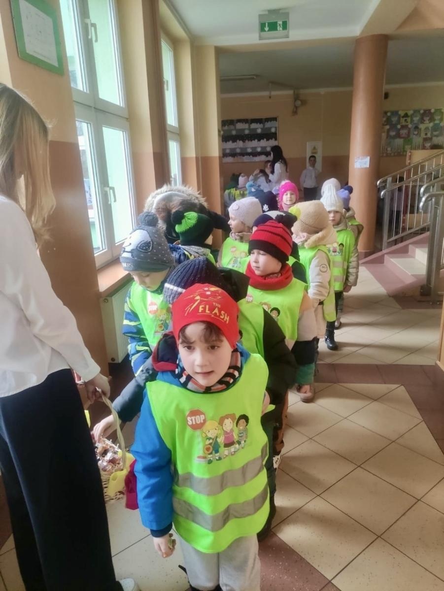 Zdjęcie w galerii na portalu naszraciborz.pl: Dni Otwarte w Szkole Podstawowej nr 13 – pierwszoklasiści poznali szkołę wiadomości z regionu