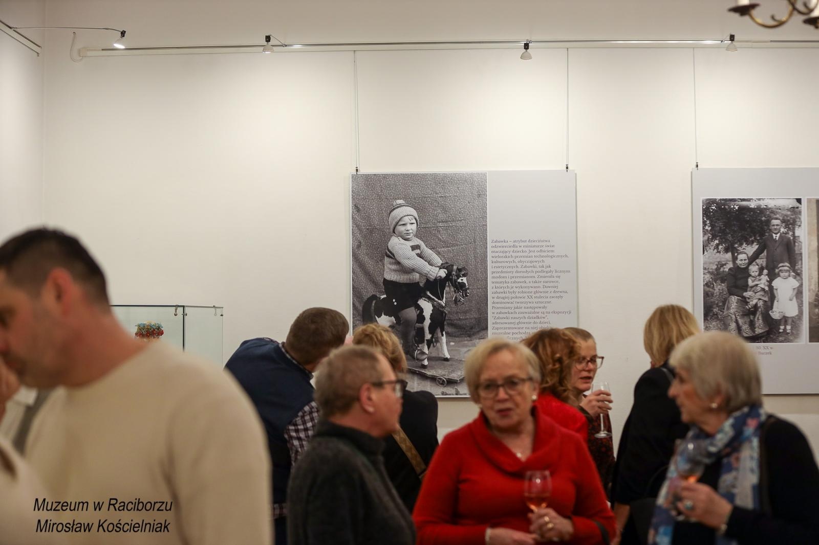 Zdjęcie w galerii na portalu naszraciborz.pl: Zabawki naszych dziadków – wyjątkowa wystawa w Muzeum wiadomości z regionu