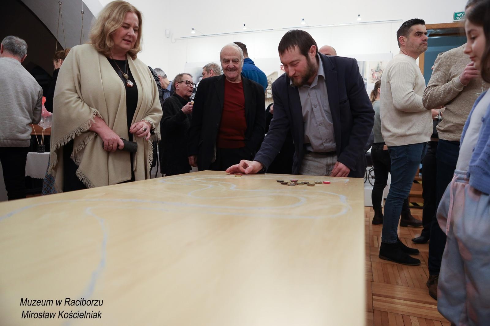 Zdjęcie w galerii na portalu naszraciborz.pl: Zabawki naszych dziadków – wyjątkowa wystawa w Muzeum wiadomości z regionu