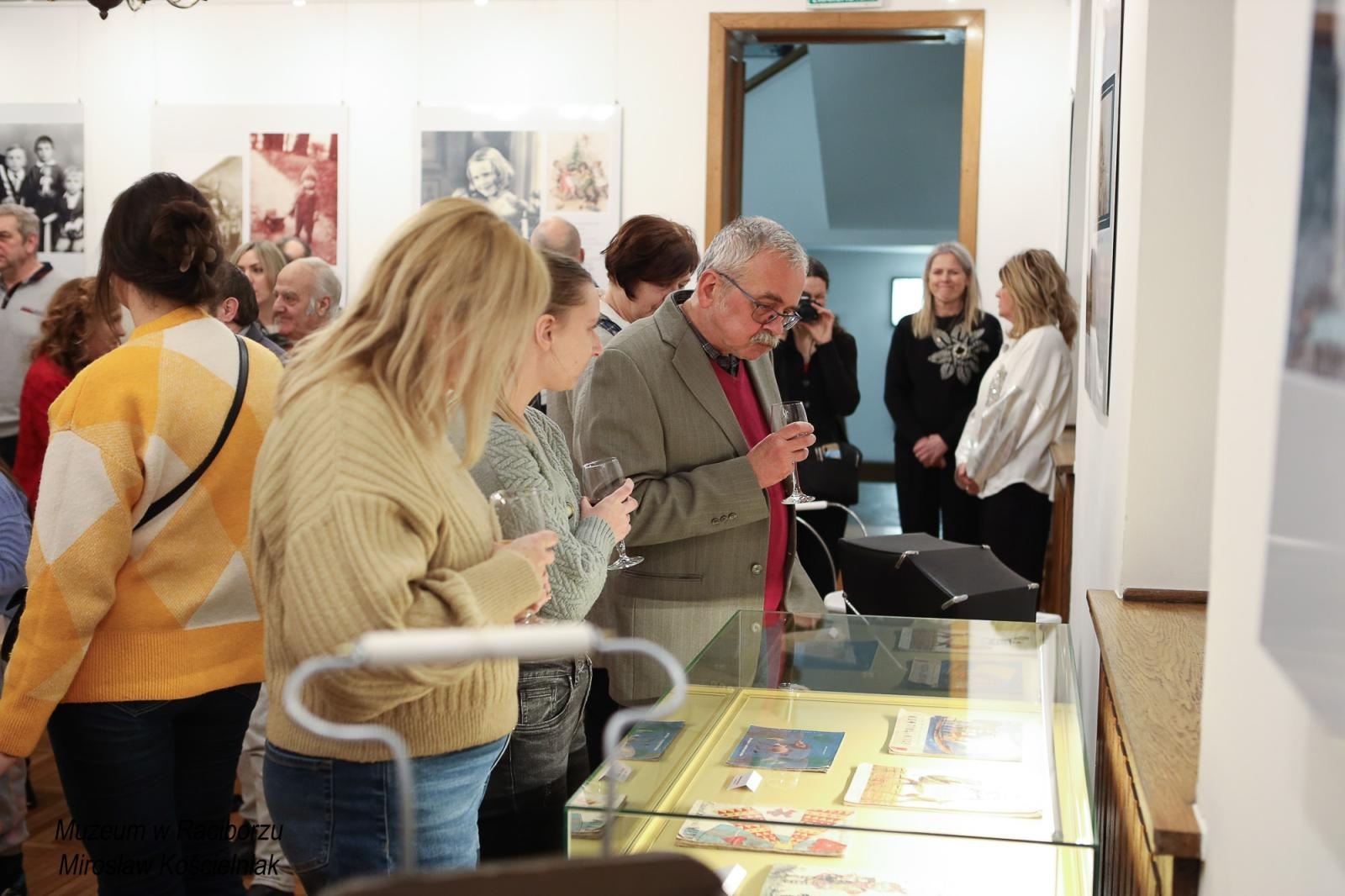 Zdjęcie w galerii na portalu naszraciborz.pl: Zabawki naszych dziadków – wyjątkowa wystawa w Muzeum wiadomości z regionu