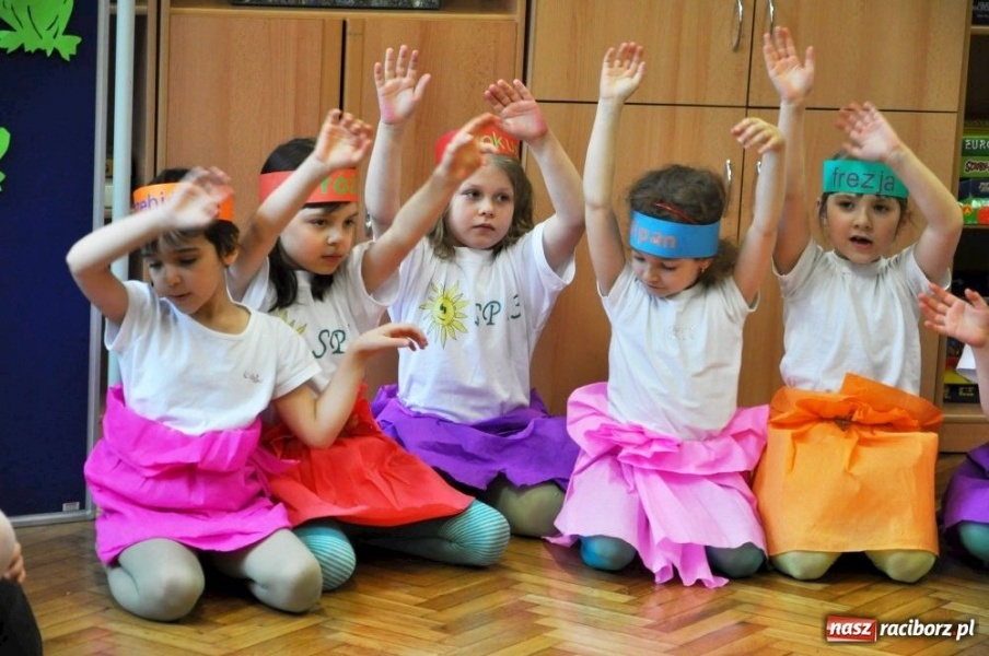 Zdjęcie w galerii na portalu naszraciborz.pl: Starszym uśmiech, dla młodszych zachęta wiadomości z regionu