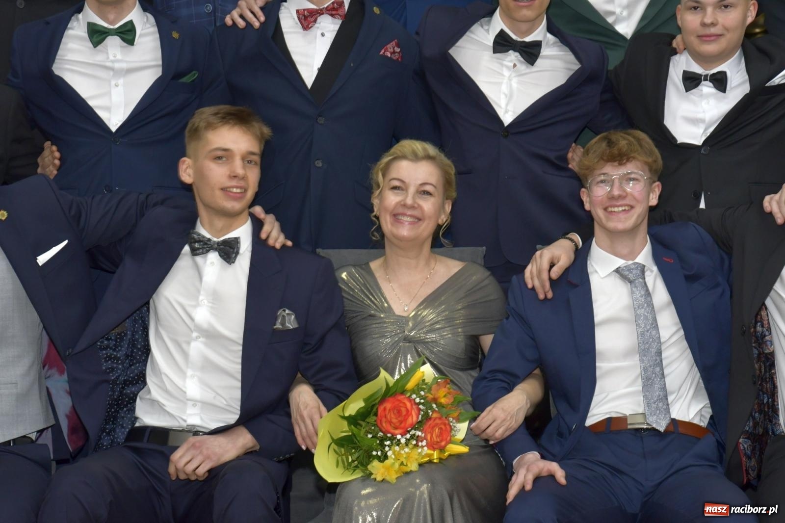 Zdjęcie w galerii na portalu naszraciborz.pl: Studniówka Mechanika - bawią się klasy 5b i 5d [FOTO i WIDEO] wiadomości z regionu