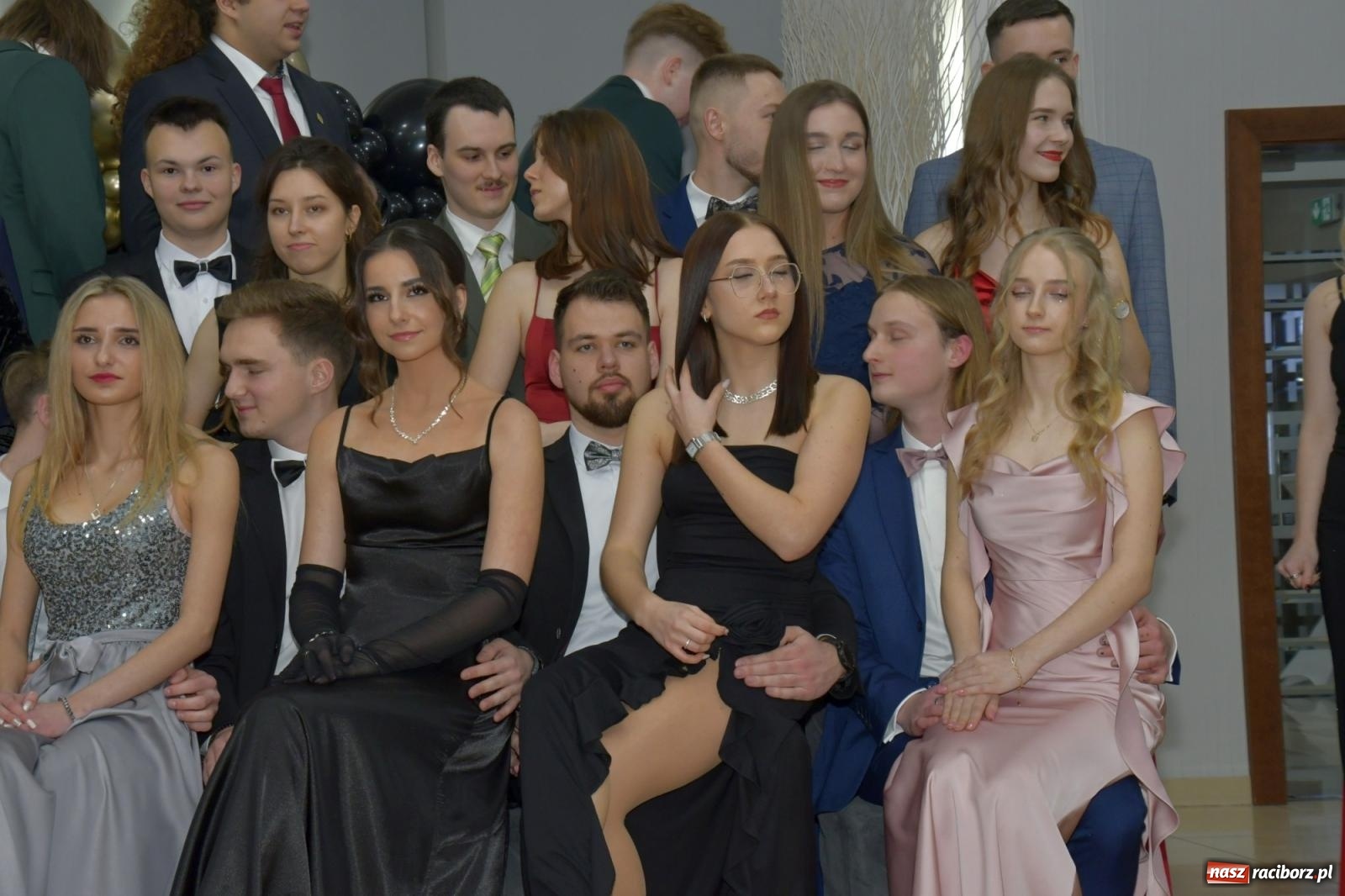 Zdjęcie w galerii na portalu naszraciborz.pl: Studniówka Mechanika - bawią się klasy 5b i 5d [FOTO i WIDEO] wiadomości z regionu