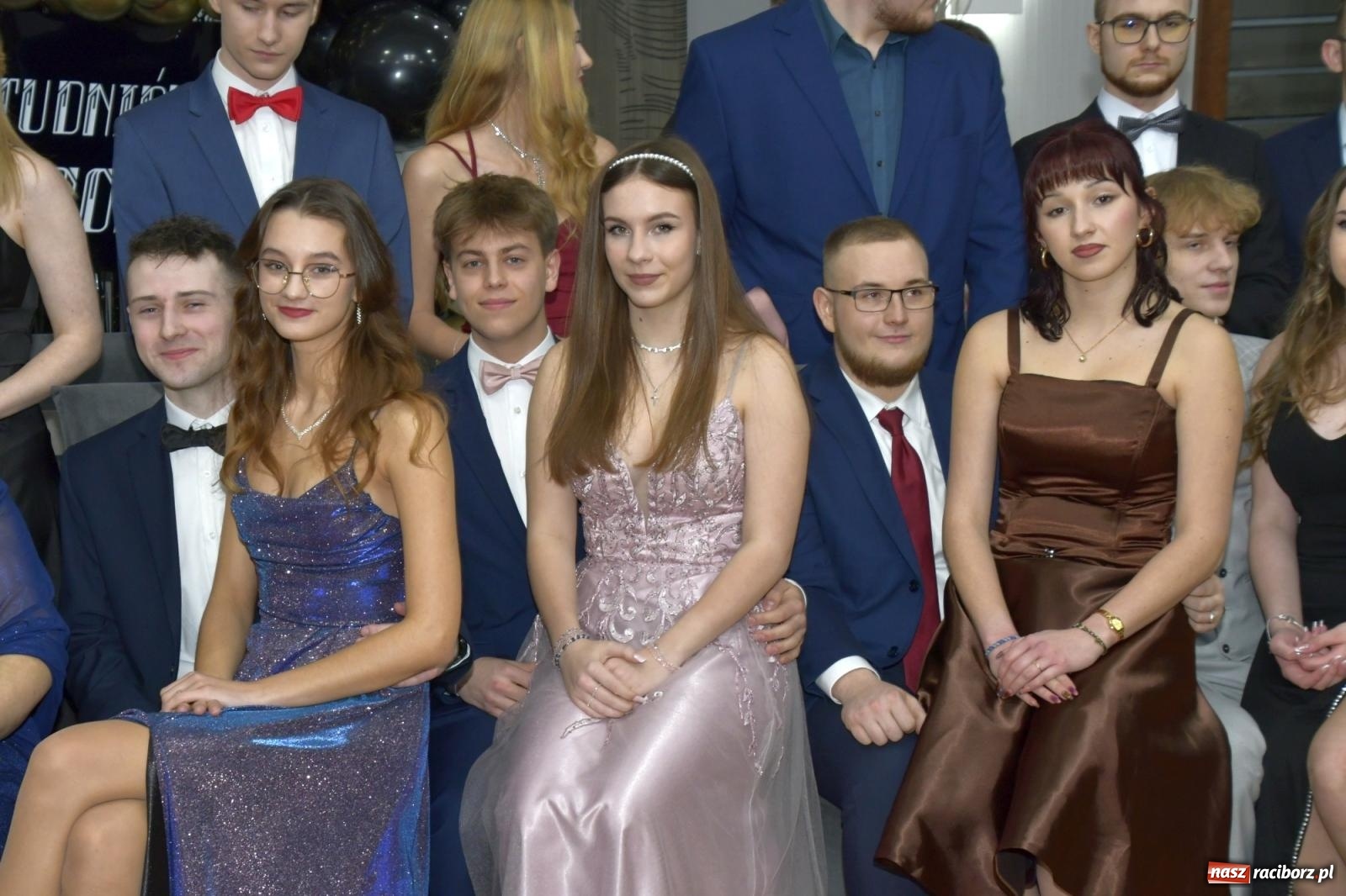 Zdjęcie w galerii na portalu naszraciborz.pl: Studniówka Mechanika - bawią się klasy 5b i 5d [FOTO i WIDEO] wiadomości z regionu