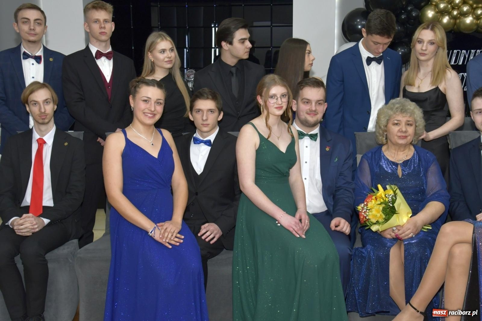 Zdjęcie w galerii na portalu naszraciborz.pl: Studniówka Mechanika - bawią się klasy 5b i 5d [FOTO i WIDEO] wiadomości z regionu