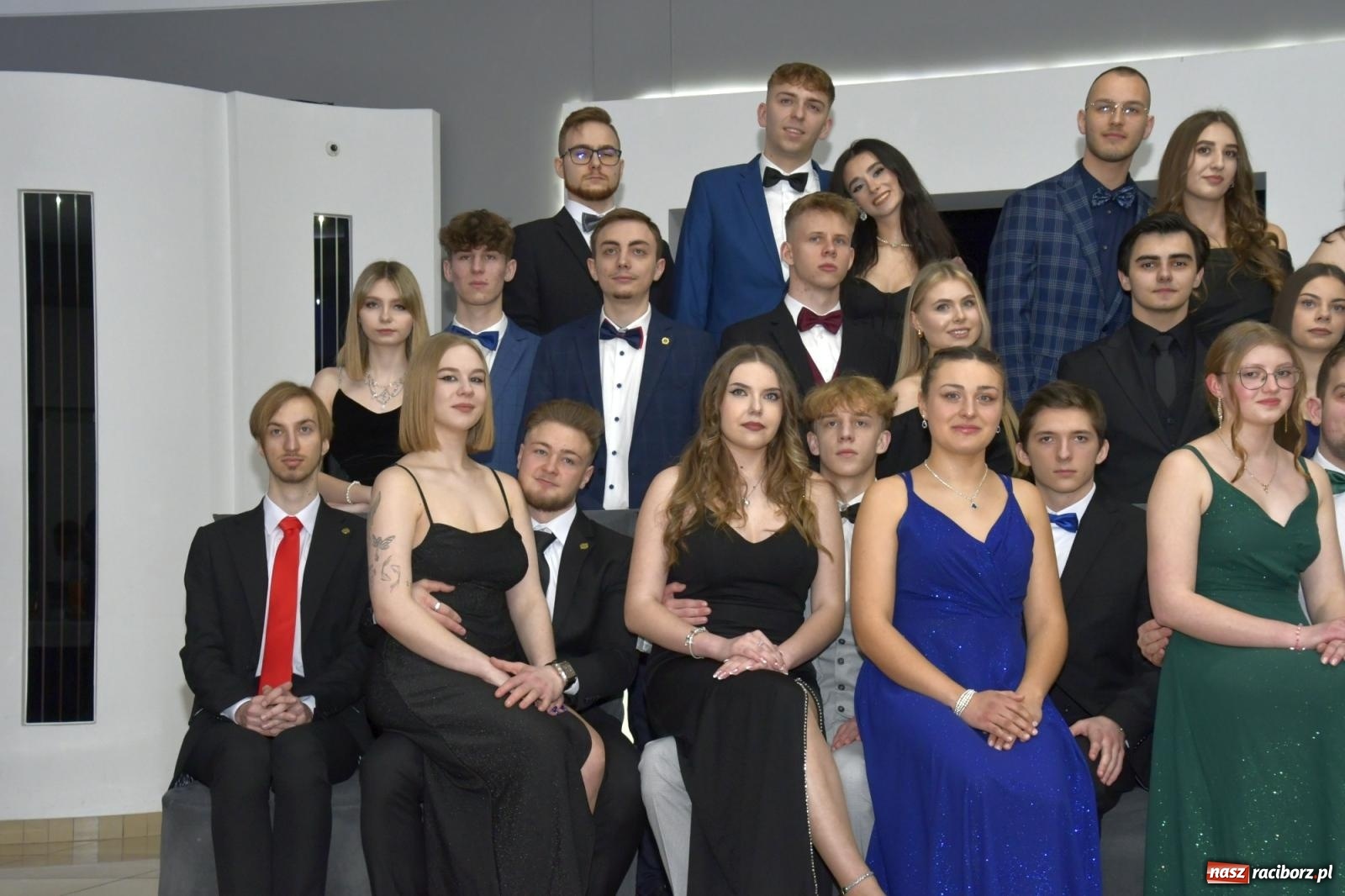 Zdjęcie w galerii na portalu naszraciborz.pl: Studniówka Mechanika - bawią się klasy 5b i 5d [FOTO i WIDEO] wiadomości z regionu