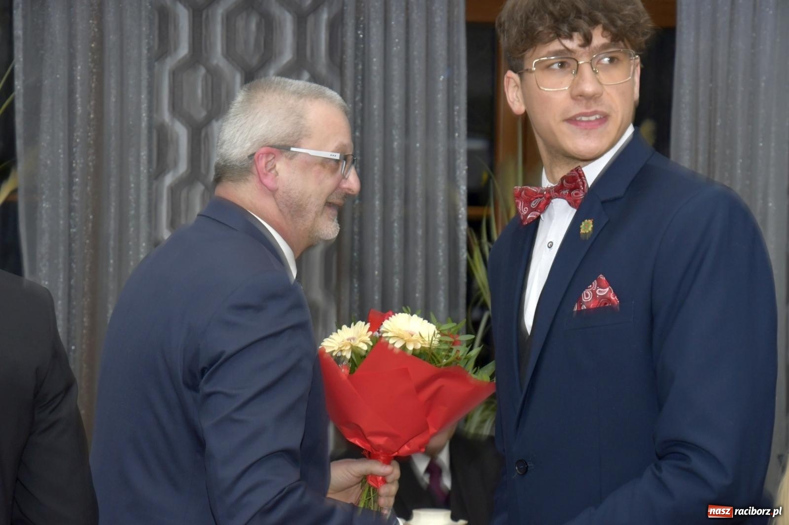 Zdjęcie w galerii na portalu naszraciborz.pl: Studniówka Mechanika - bawią się klasy 5b i 5d [FOTO i WIDEO] wiadomości z regionu