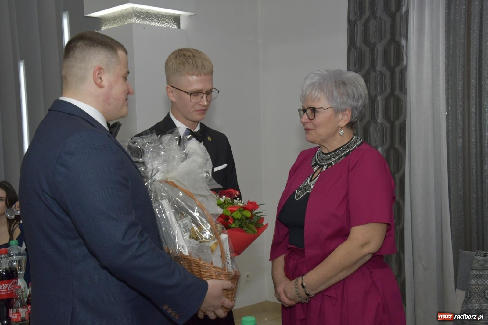 Zdjęcie w galerii na portalu naszraciborz.pl: Studniówka Mechanika - bawią się klasy 5b i 5d [FOTO i WIDEO] wiadomości z regionu