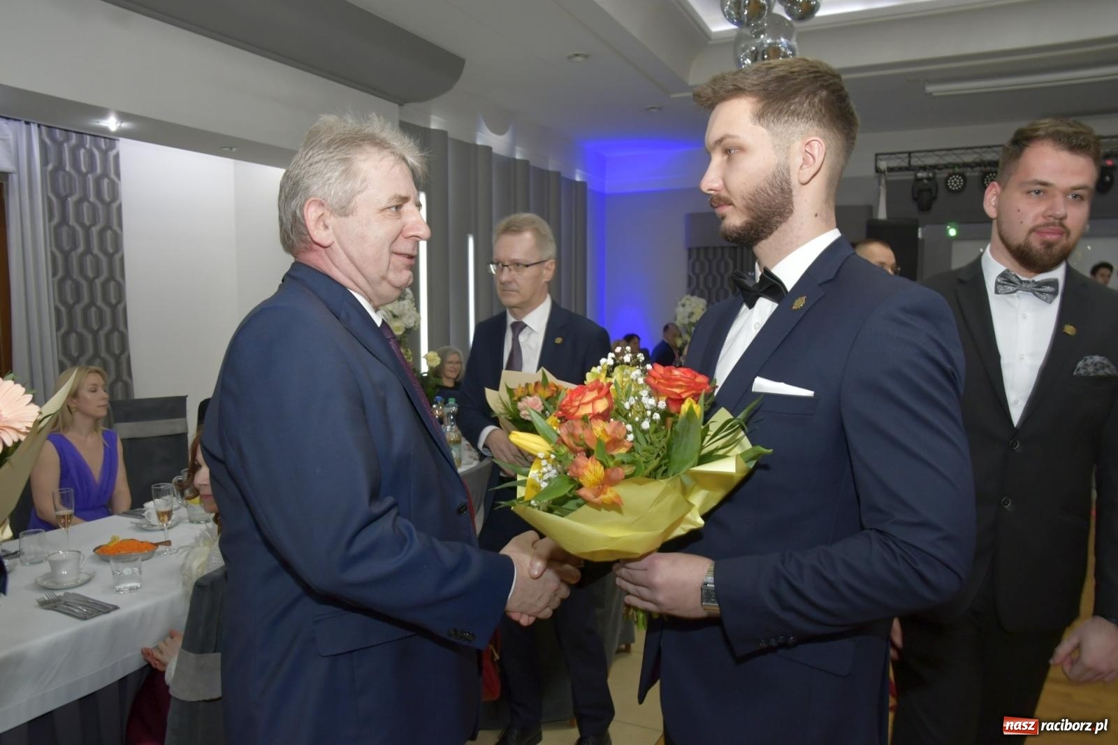 Zdjęcie w galerii na portalu naszraciborz.pl: Studniówka Mechanika - bawią się klasy 5b i 5d [FOTO i WIDEO] wiadomości z regionu