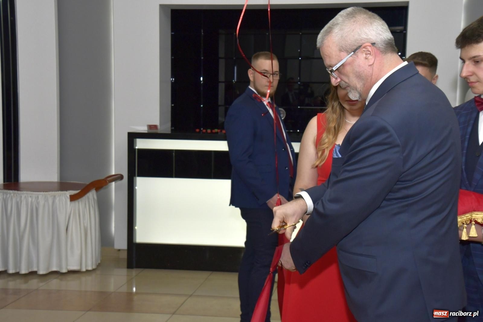 Zdjęcie w galerii na portalu naszraciborz.pl: Studniówka Mechanika - bawią się klasy 5b i 5d [FOTO i WIDEO] wiadomości z regionu