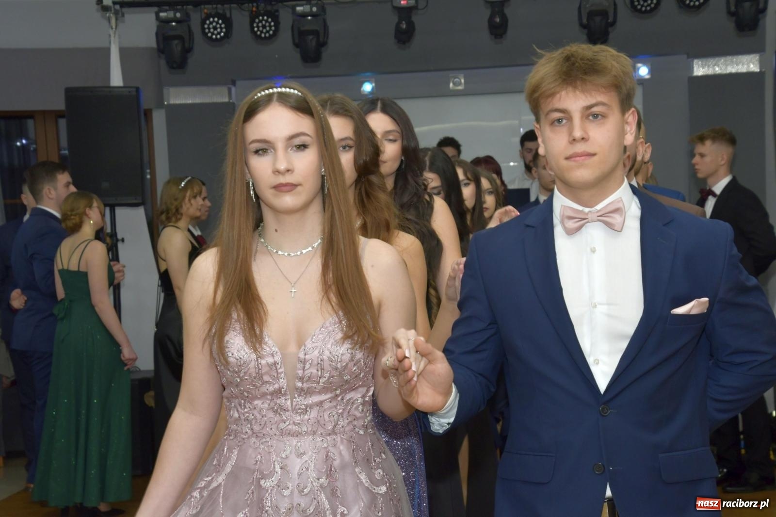 Zdjęcie w galerii na portalu naszraciborz.pl: Studniówka Mechanika - bawią się klasy 5b i 5d [FOTO i WIDEO] wiadomości z regionu