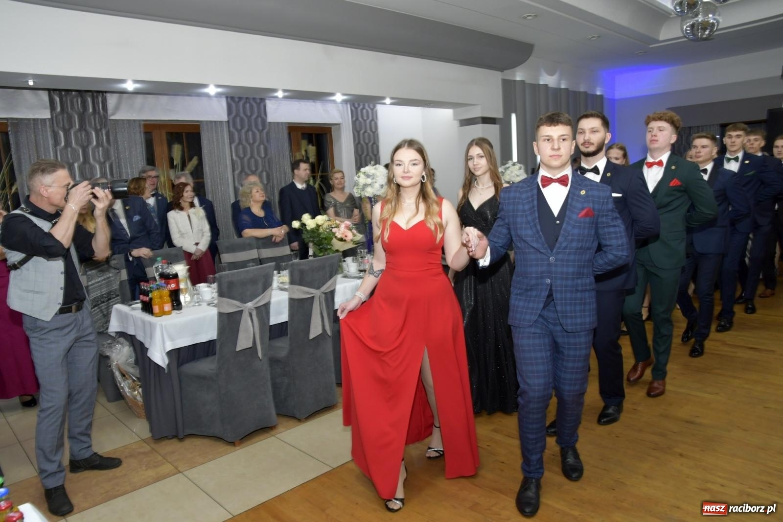 Zdjęcie w galerii na portalu naszraciborz.pl: Studniówka Mechanika - bawią się klasy 5b i 5d [FOTO i WIDEO] wiadomości z regionu