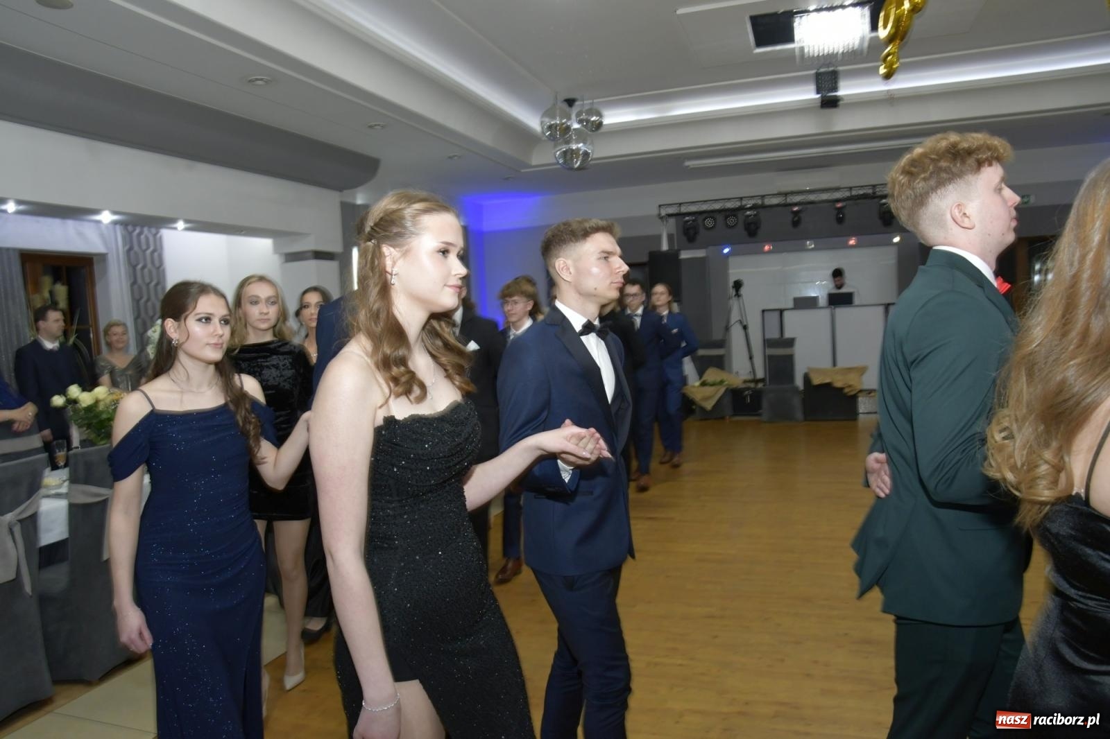 Zdjęcie w galerii na portalu naszraciborz.pl: Studniówka Mechanika - bawią się klasy 5b i 5d [FOTO i WIDEO] wiadomości z regionu