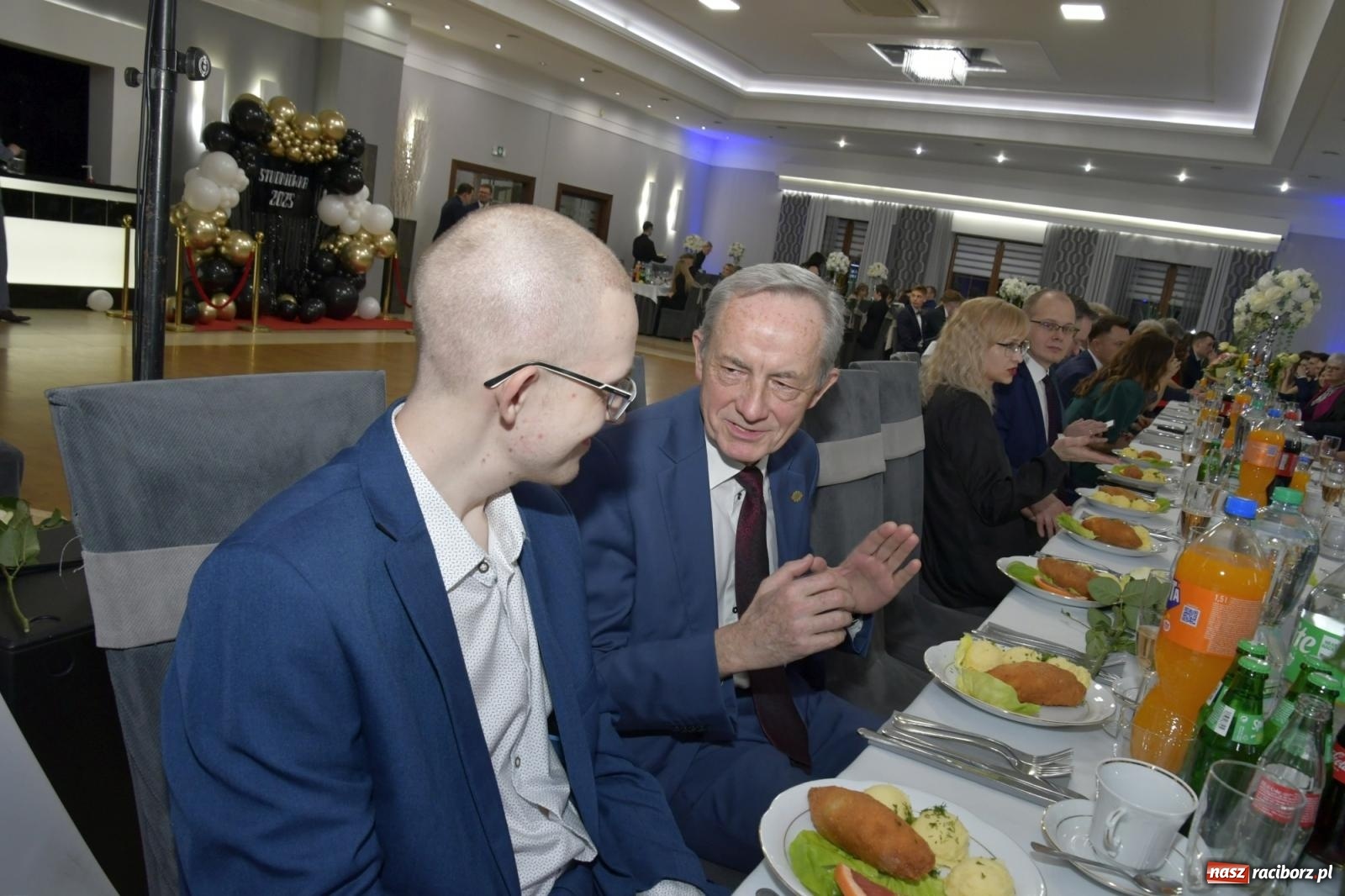 Zdjęcie w galerii na portalu naszraciborz.pl: Studniówka Mechanika - bawią się klasy 5b i 5d [FOTO i WIDEO] wiadomości z regionu