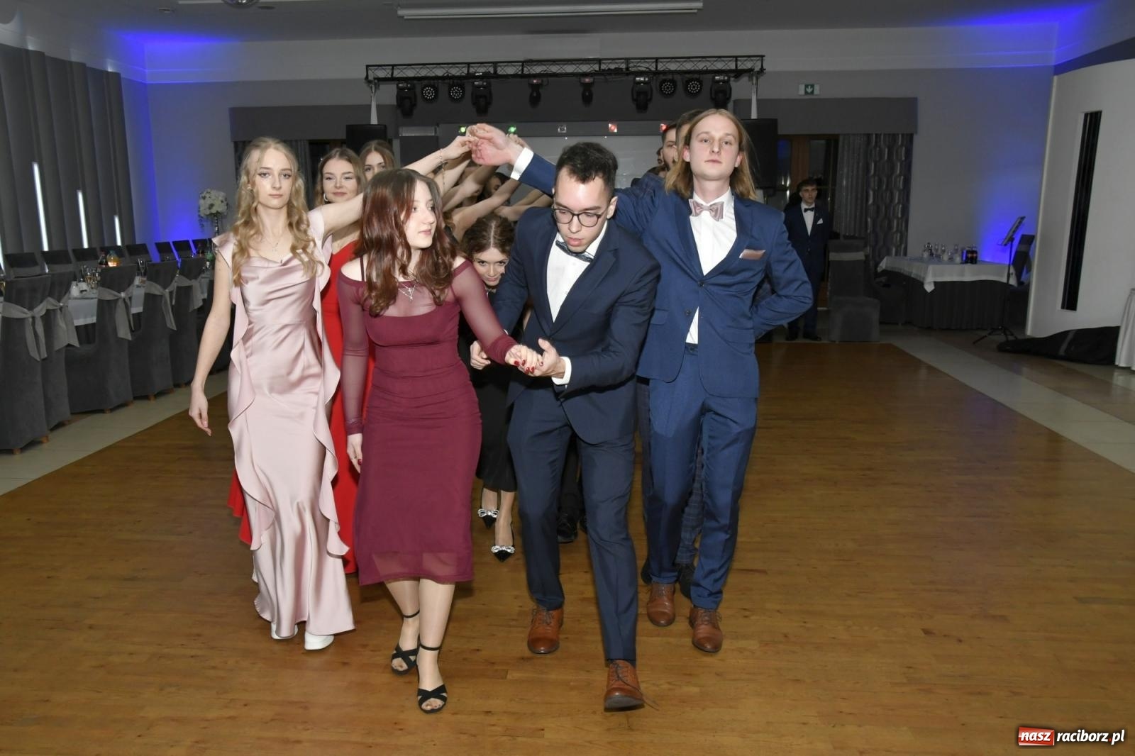 Zdjęcie w galerii na portalu naszraciborz.pl: Studniówka Mechanika - bawią się klasy 5b i 5d [FOTO i WIDEO] wiadomości z regionu