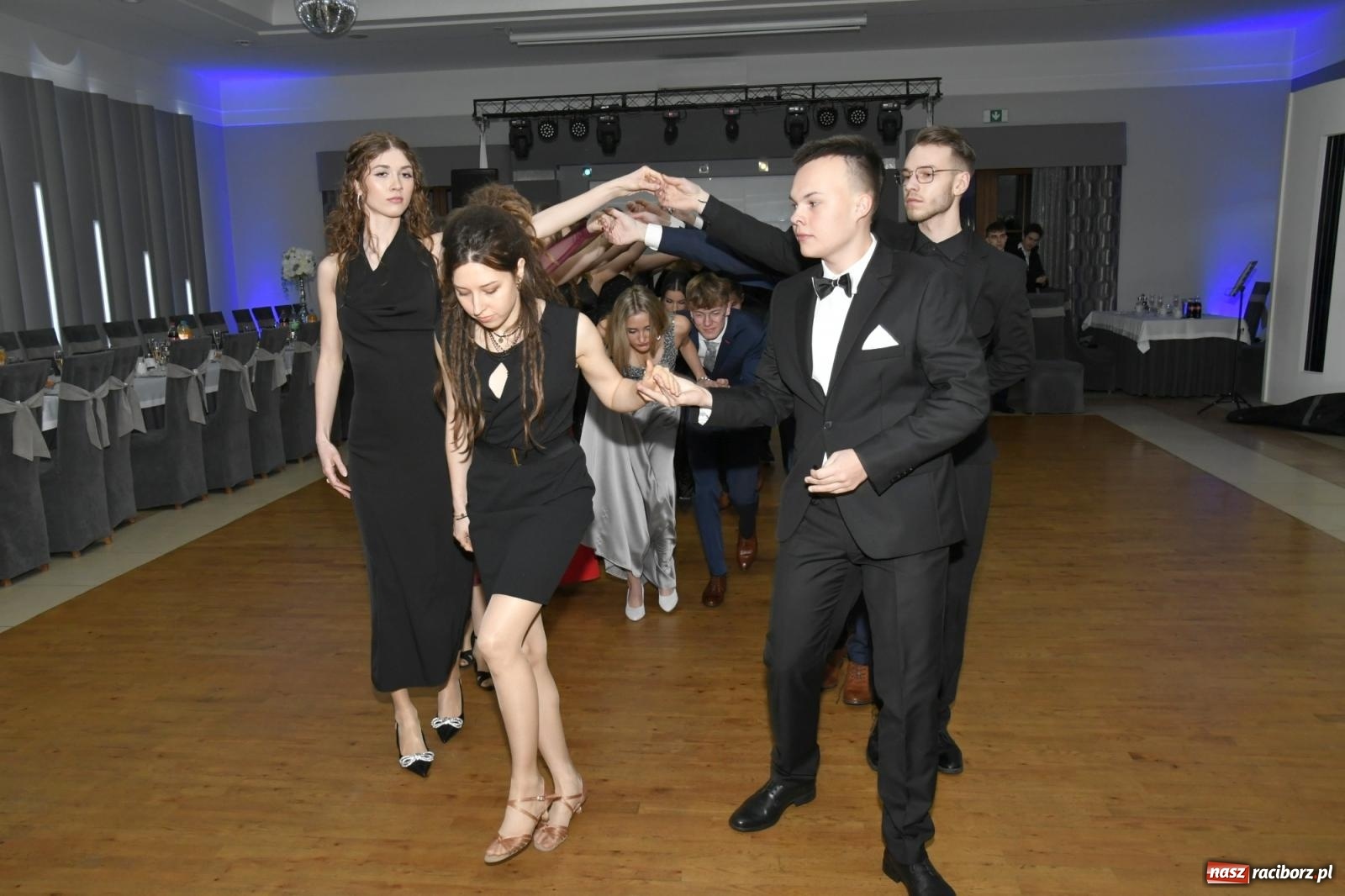 Zdjęcie w galerii na portalu naszraciborz.pl: Studniówka Mechanika - bawią się klasy 5b i 5d [FOTO i WIDEO] wiadomości z regionu