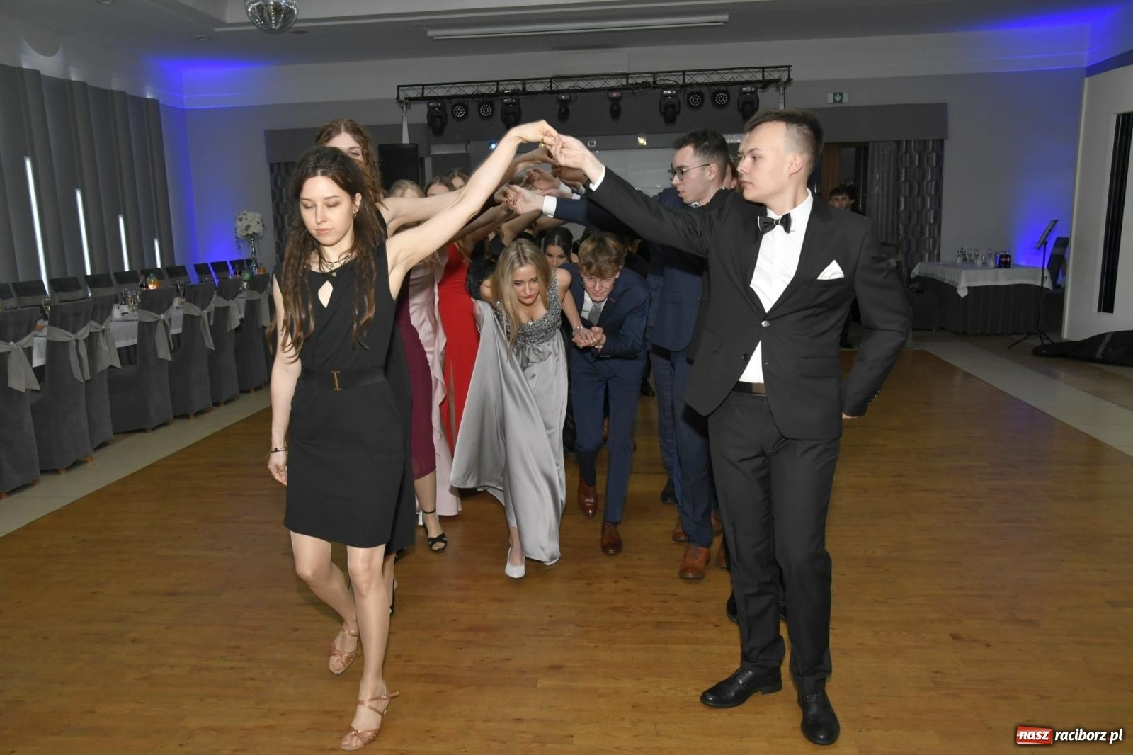 Zdjęcie w galerii na portalu naszraciborz.pl: Studniówka Mechanika - bawią się klasy 5b i 5d [FOTO i WIDEO] wiadomości z regionu