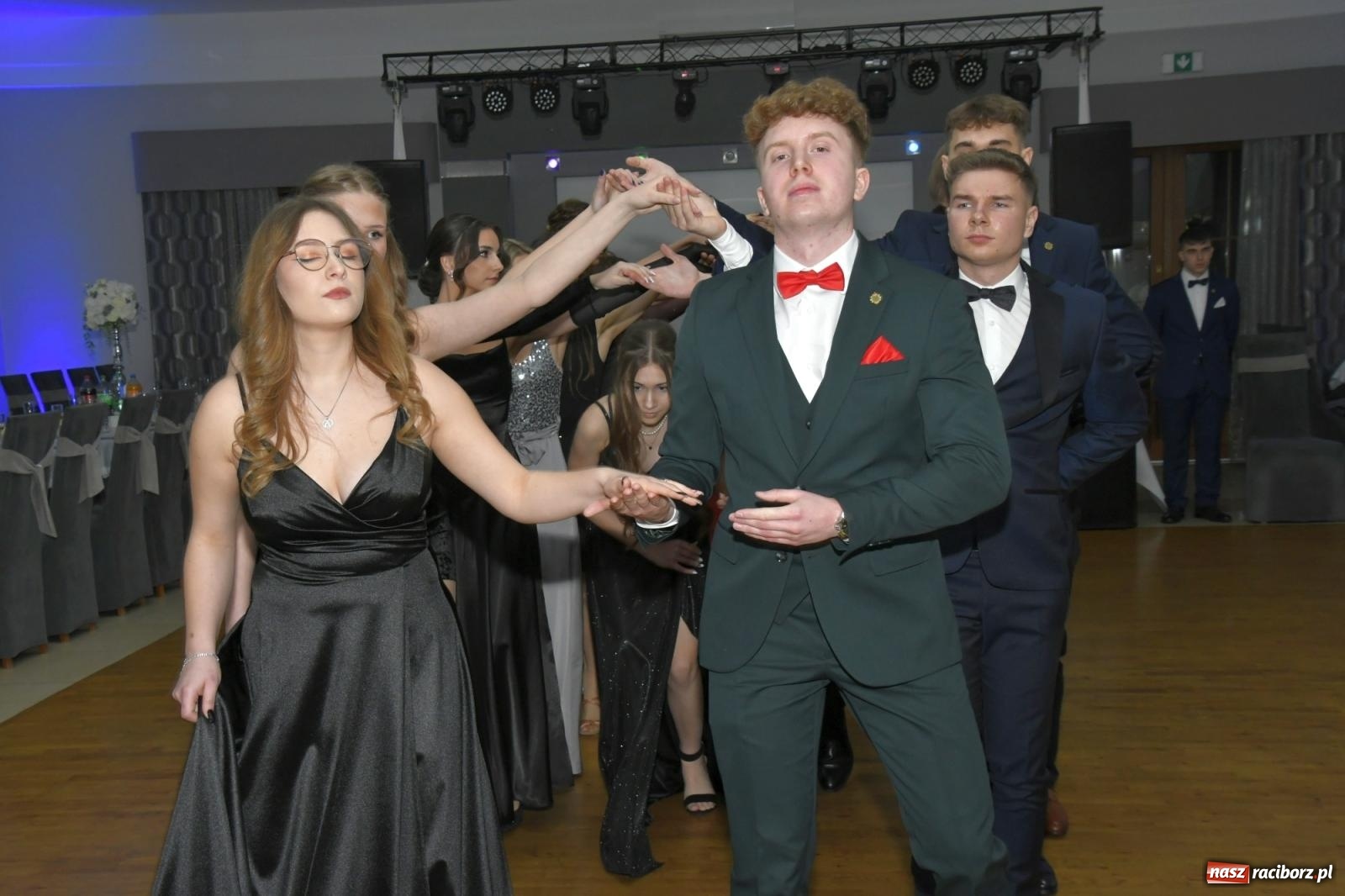 Zdjęcie w galerii na portalu naszraciborz.pl: Studniówka Mechanika - bawią się klasy 5b i 5d [FOTO i WIDEO] wiadomości z regionu