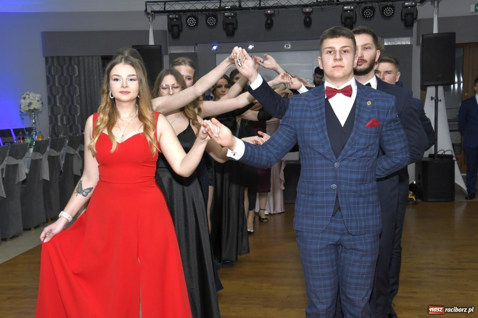 Zdjęcie w galerii na portalu naszraciborz.pl: Studniówka Mechanika - bawią się klasy 5b i 5d [FOTO i WIDEO] wiadomości z regionu