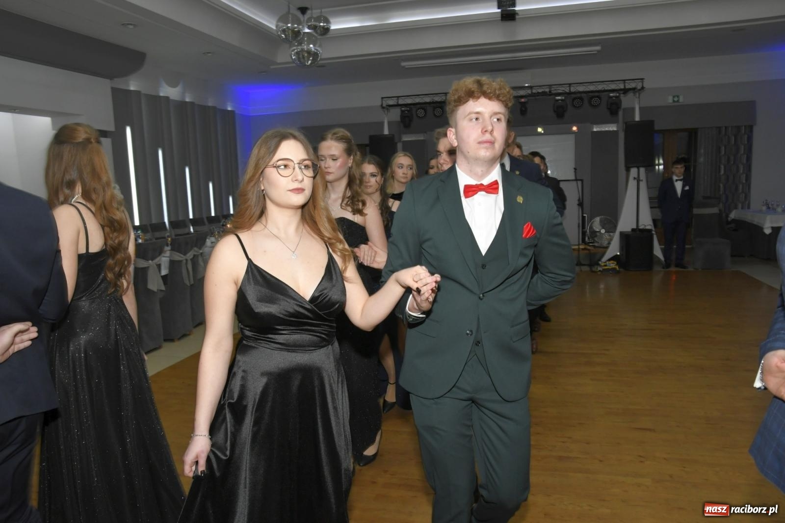 Zdjęcie w galerii na portalu naszraciborz.pl: Studniówka Mechanika - bawią się klasy 5b i 5d [FOTO i WIDEO] wiadomości z regionu