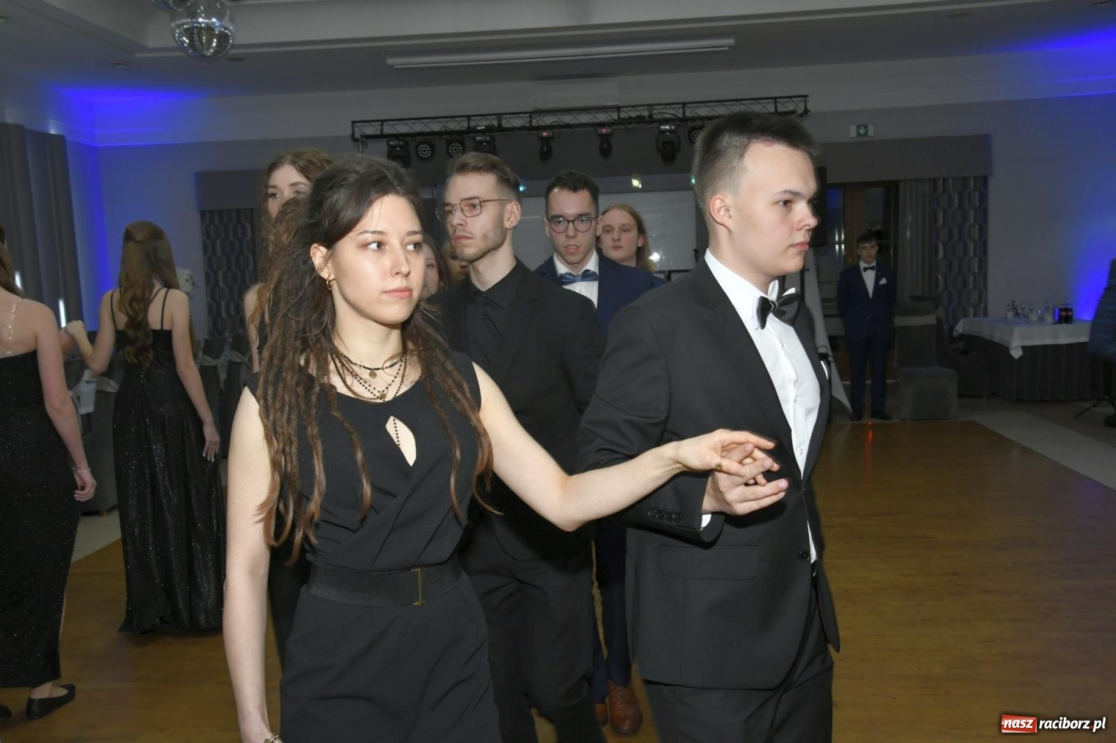 Zdjęcie w galerii na portalu naszraciborz.pl: Studniówka Mechanika - bawią się klasy 5b i 5d [FOTO i WIDEO] wiadomości z regionu