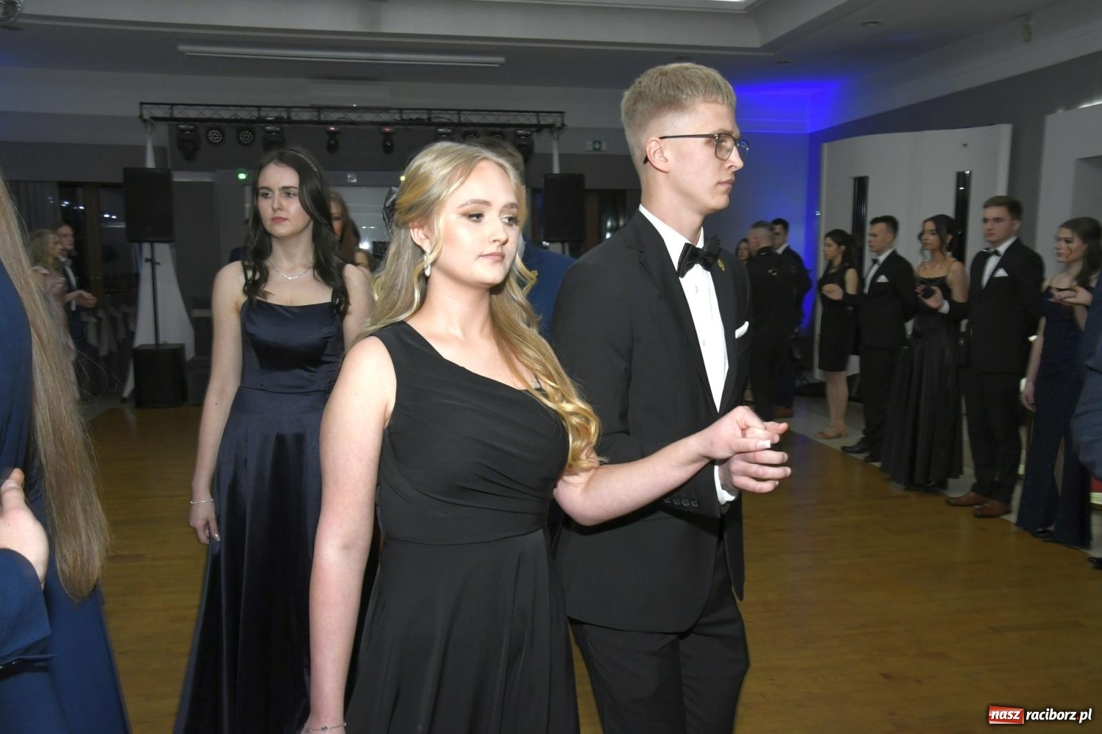 Zdjęcie w galerii na portalu naszraciborz.pl: Studniówka Mechanika - bawią się klasy 5b i 5d [FOTO i WIDEO] wiadomości z regionu