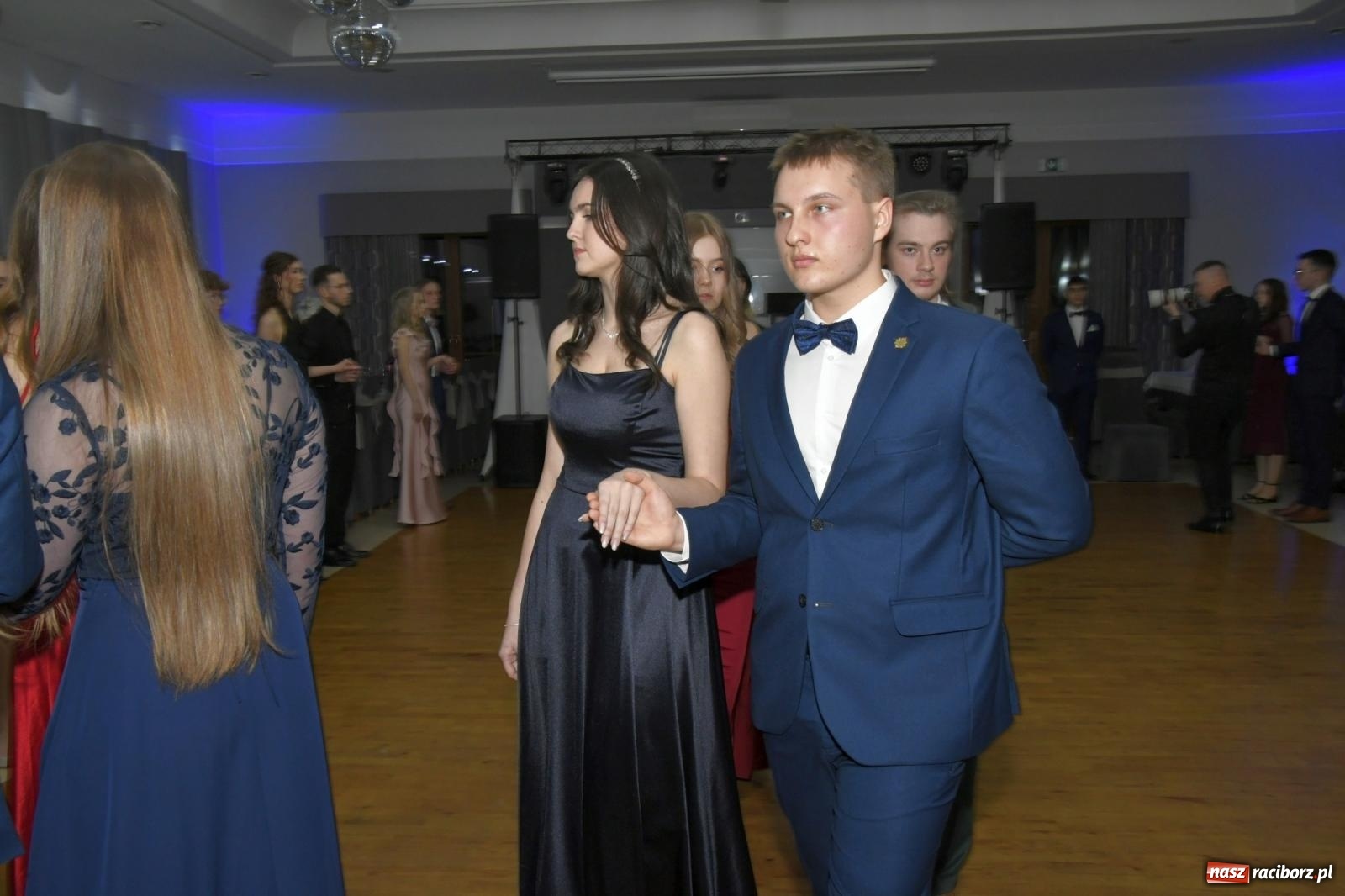 Zdjęcie w galerii na portalu naszraciborz.pl: Studniówka Mechanika - bawią się klasy 5b i 5d [FOTO i WIDEO] wiadomości z regionu