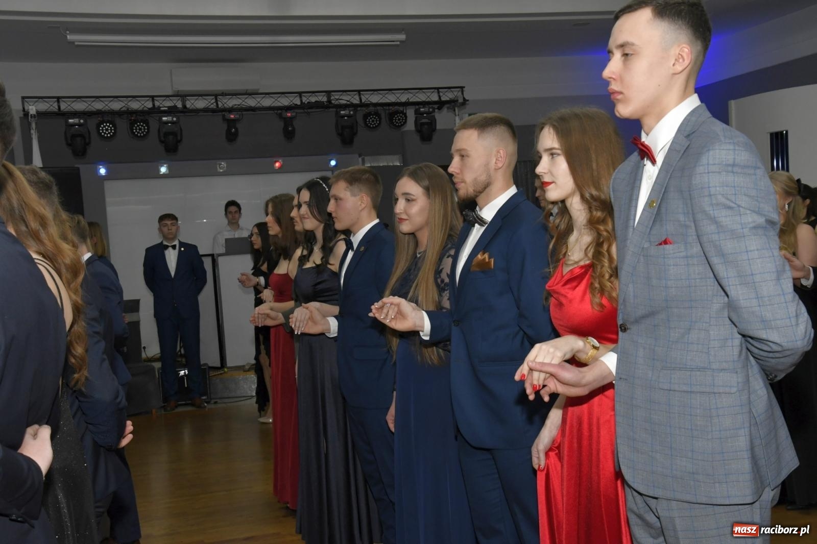 Zdjęcie w galerii na portalu naszraciborz.pl: Studniówka Mechanika - bawią się klasy 5b i 5d [FOTO i WIDEO] wiadomości z regionu