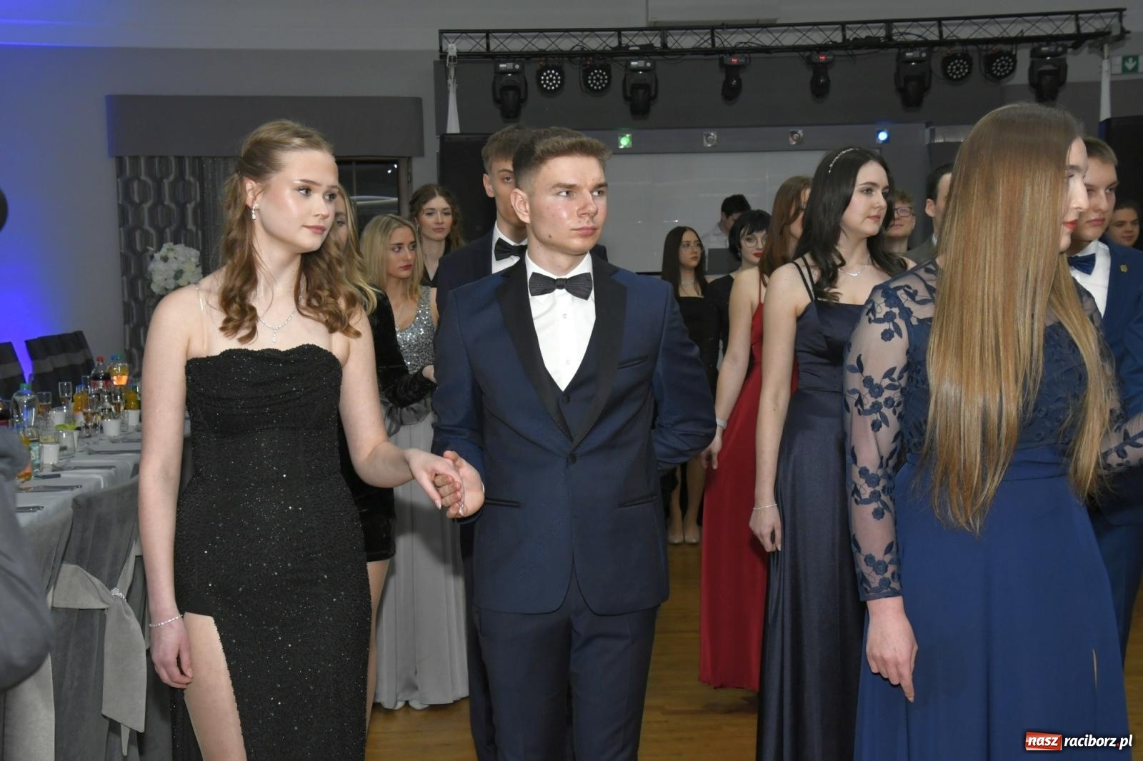 Zdjęcie w galerii na portalu naszraciborz.pl: Studniówka Mechanika - bawią się klasy 5b i 5d [FOTO i WIDEO] wiadomości z regionu