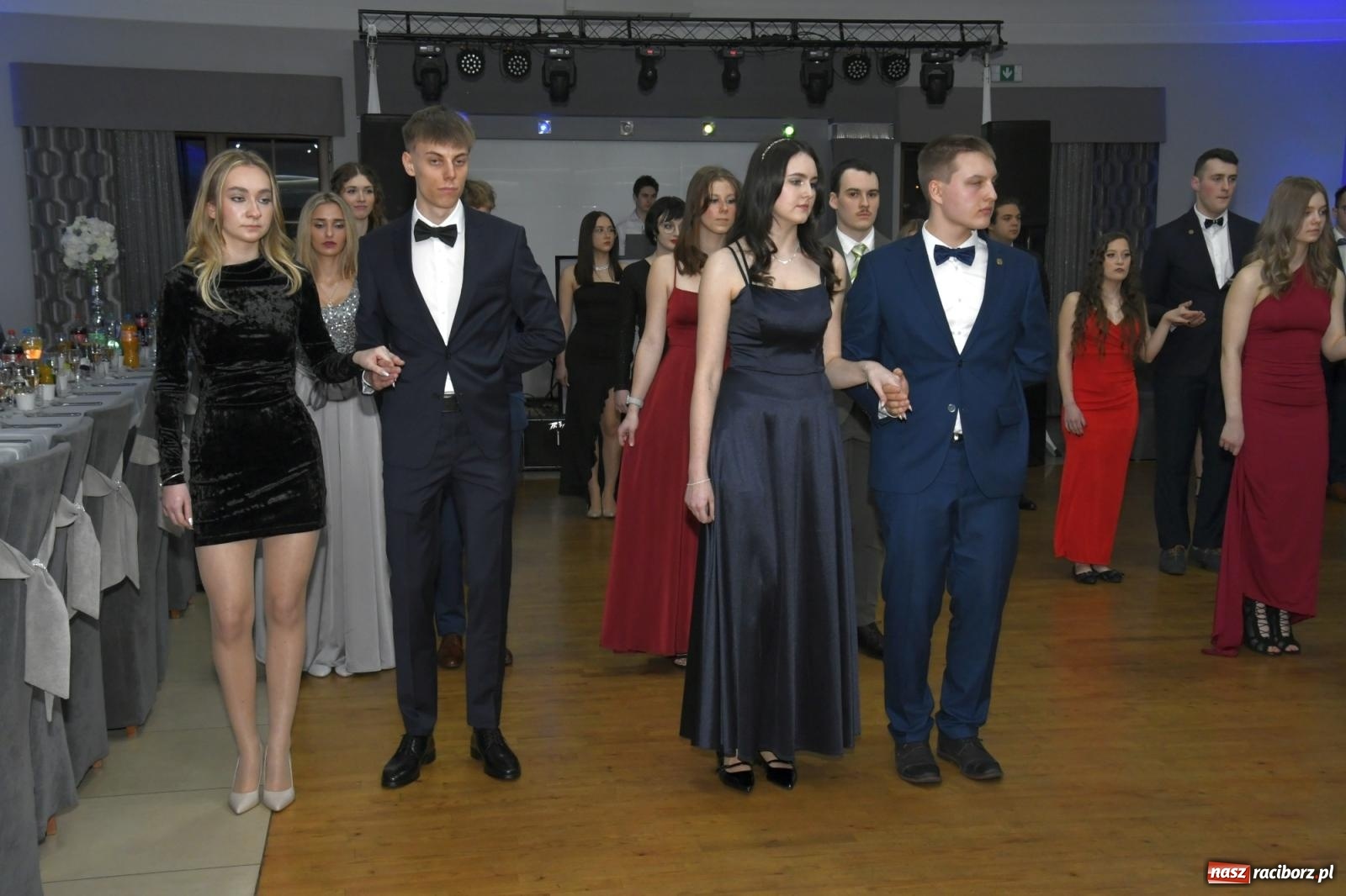 Zdjęcie w galerii na portalu naszraciborz.pl: Studniówka Mechanika - bawią się klasy 5b i 5d [FOTO i WIDEO] wiadomości z regionu