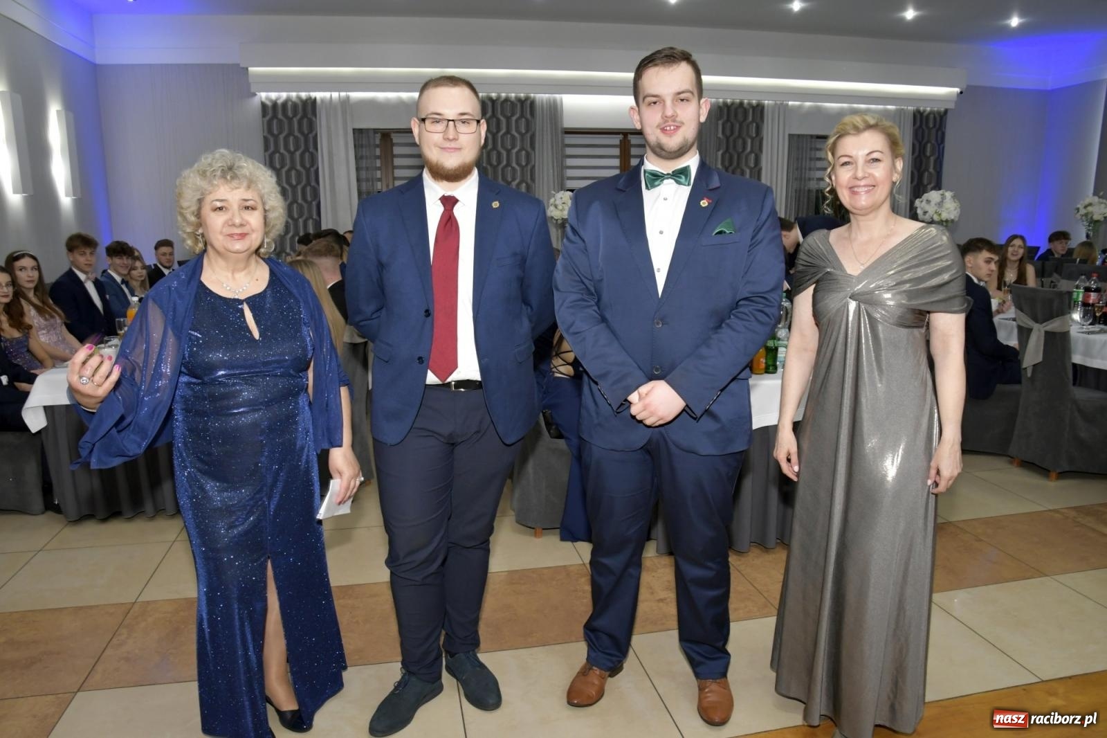 Zdjęcie w galerii na portalu naszraciborz.pl: Studniówka Mechanika - bawią się klasy 5b i 5d [FOTO i WIDEO] wiadomości z regionu