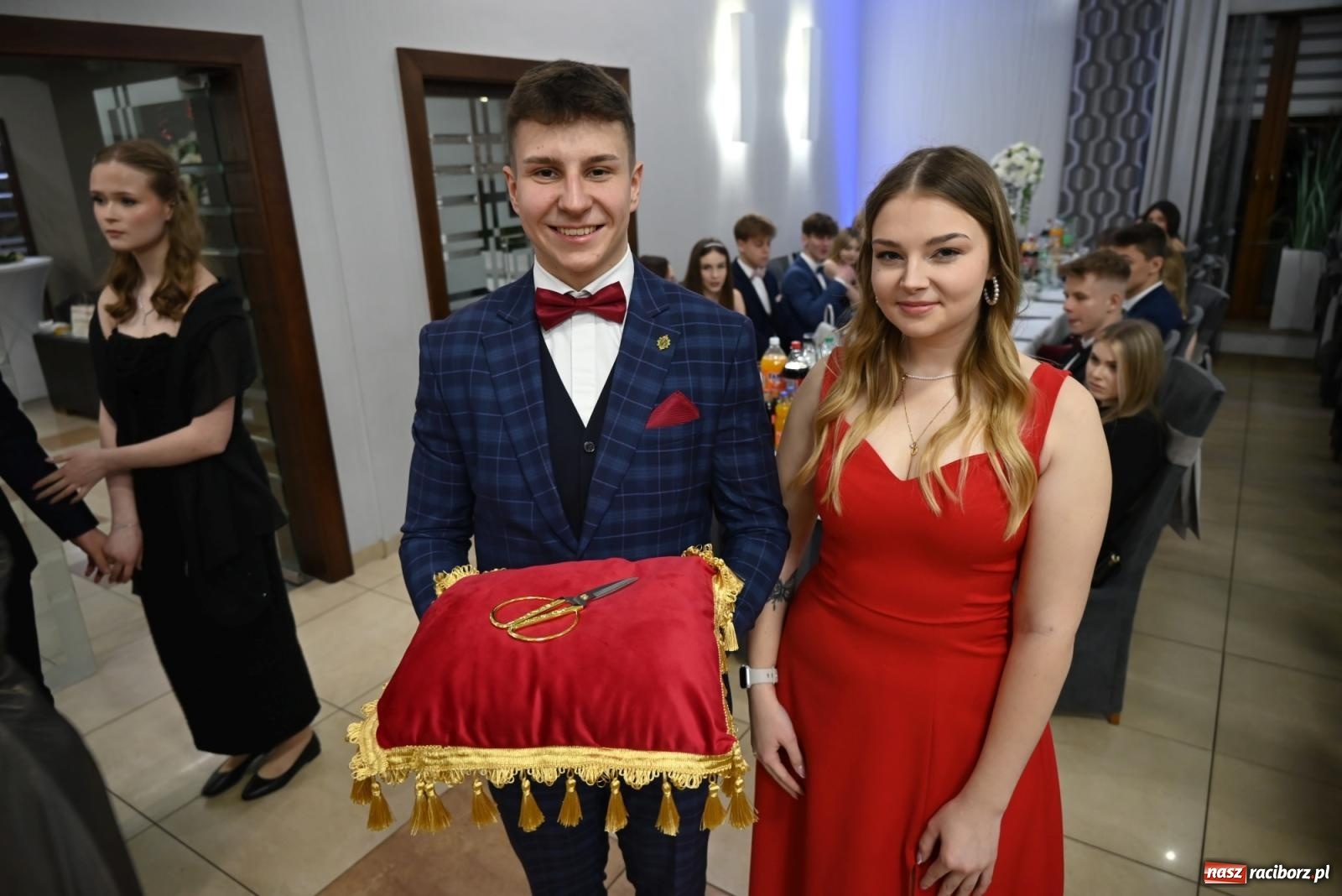 Zdjęcie w galerii na portalu naszraciborz.pl: Studniówka Mechanika - bawią się klasy 5b i 5d [FOTO i WIDEO] wiadomości z regionu