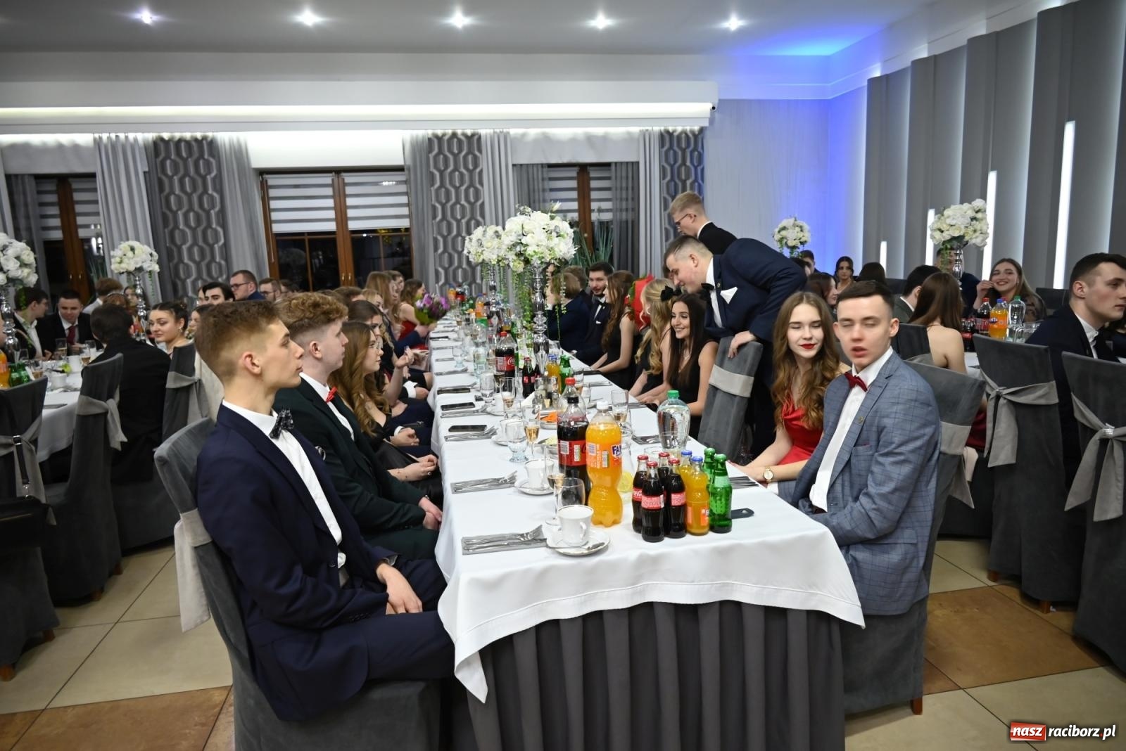 Zdjęcie w galerii na portalu naszraciborz.pl: Studniówka Mechanika - bawią się klasy 5b i 5d [FOTO i WIDEO] wiadomości z regionu