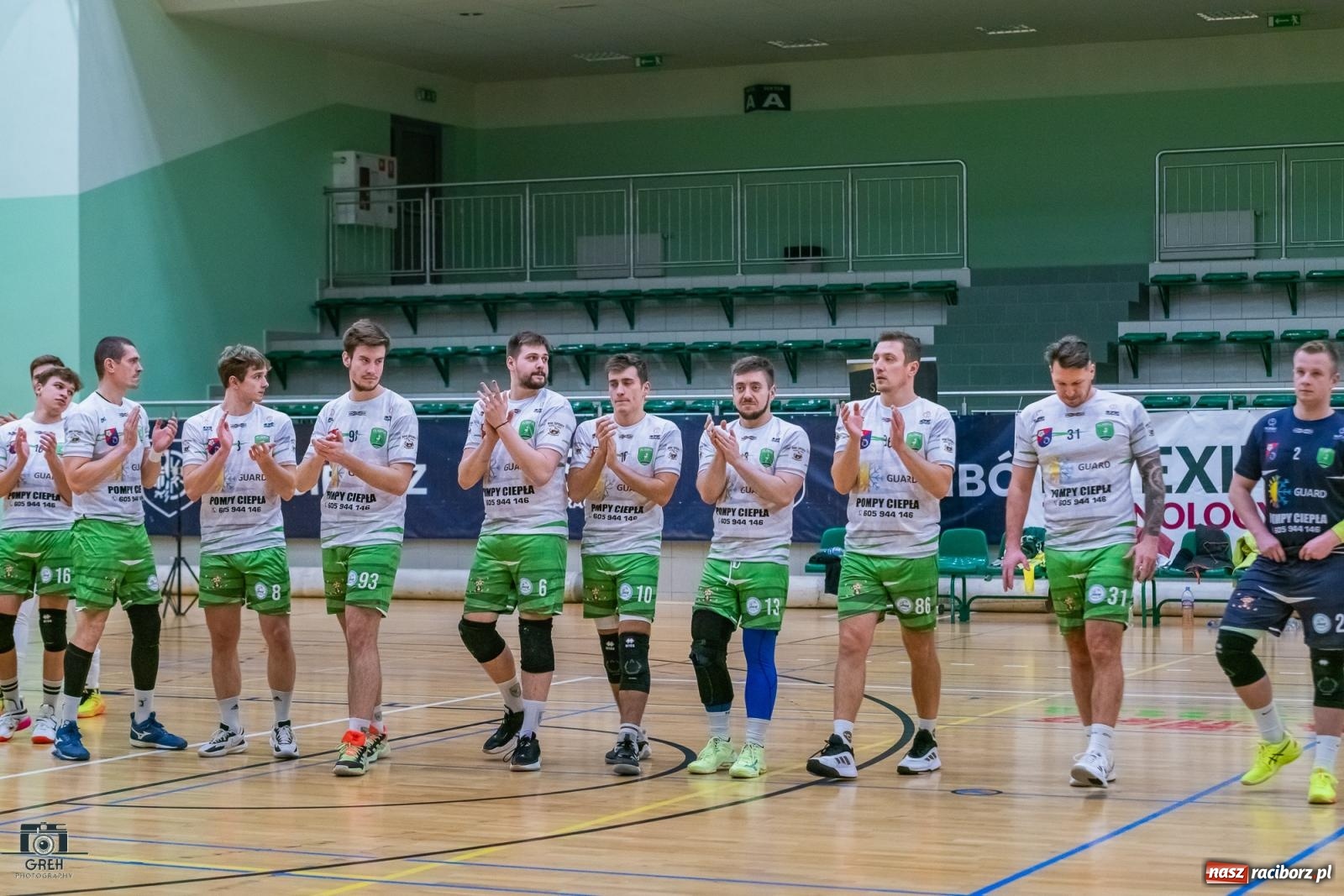 Zdjęcie w galerii na portalu naszraciborz.pl: Z perypetiami, ale za trzy punkty. KS Racibórz nadal w grze [FOTO] wiadomości z regionu