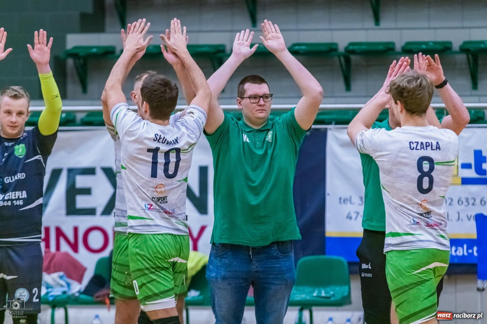 Zdjęcie w galerii na portalu naszraciborz.pl: Z perypetiami, ale za trzy punkty. KS Racibórz nadal w grze [FOTO] wiadomości z regionu