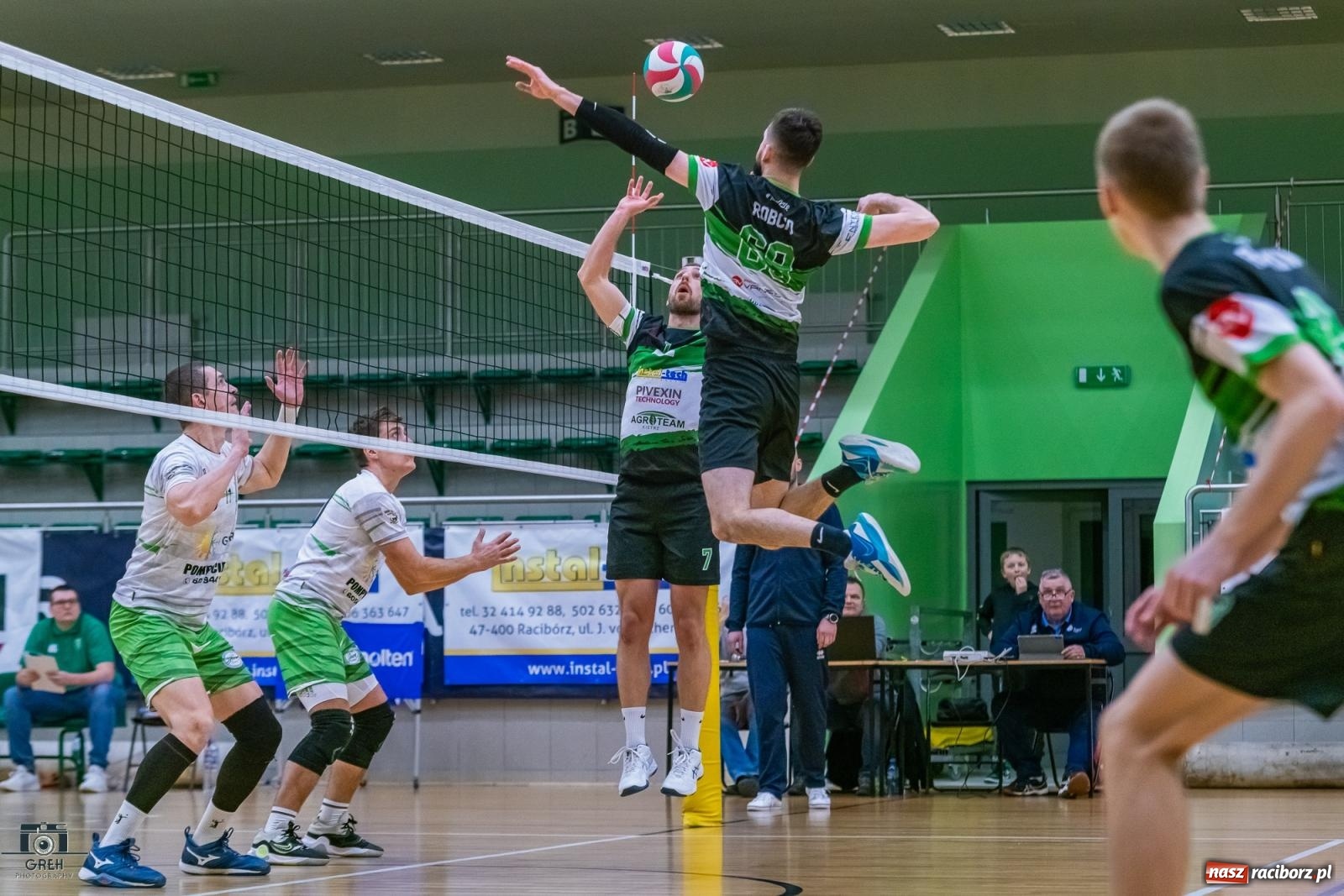 Zdjęcie w galerii na portalu naszraciborz.pl: Z perypetiami, ale za trzy punkty. KS Racibórz nadal w grze [FOTO] wiadomości z regionu