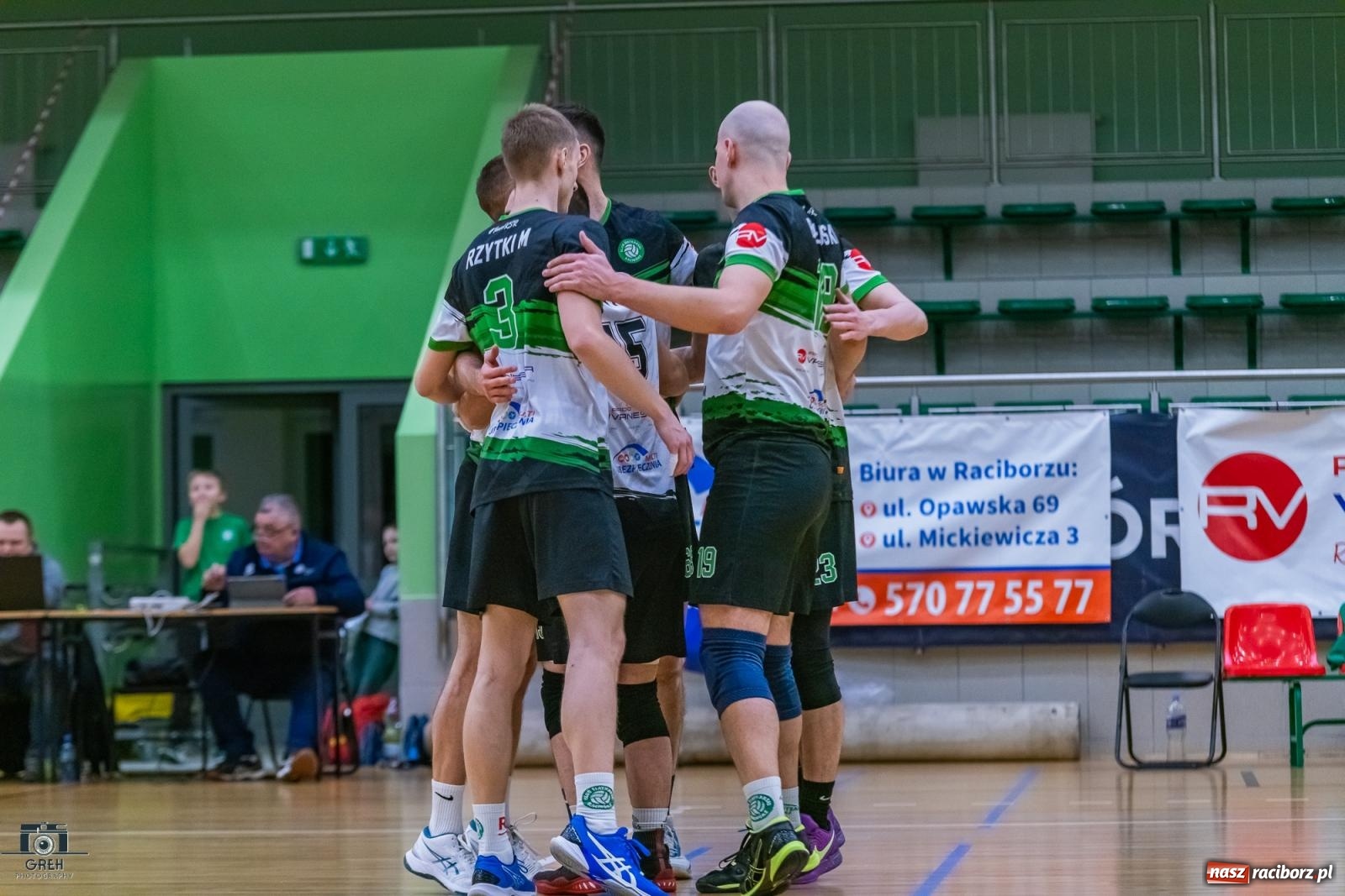Zdjęcie w galerii na portalu naszraciborz.pl: Z perypetiami, ale za trzy punkty. KS Racibórz nadal w grze [FOTO] wiadomości z regionu