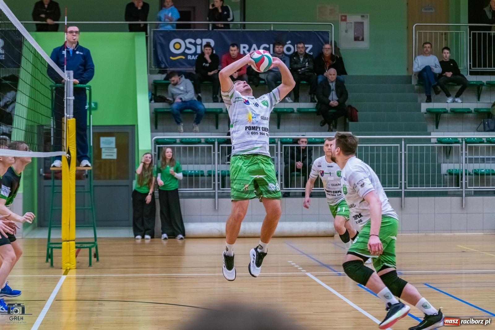 Zdjęcie w galerii na portalu naszraciborz.pl: Z perypetiami, ale za trzy punkty. KS Racibórz nadal w grze [FOTO] wiadomości z regionu