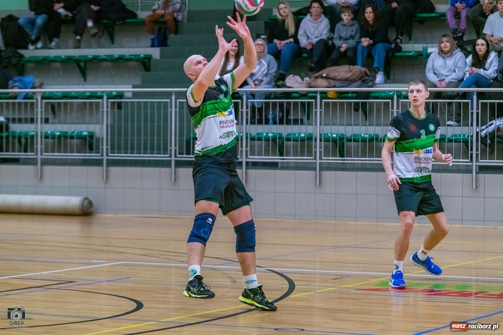 Zdjęcie w galerii na portalu naszraciborz.pl: Z perypetiami, ale za trzy punkty. KS Racibórz nadal w grze [FOTO] wiadomości z regionu