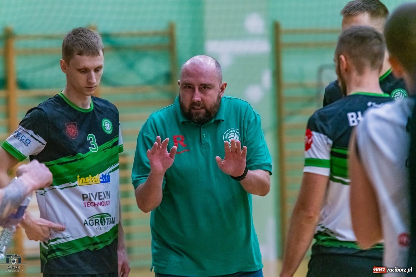 Zdjęcie w galerii na portalu naszraciborz.pl: Z perypetiami, ale za trzy punkty. KS Racibórz nadal w grze [FOTO] wiadomości z regionu