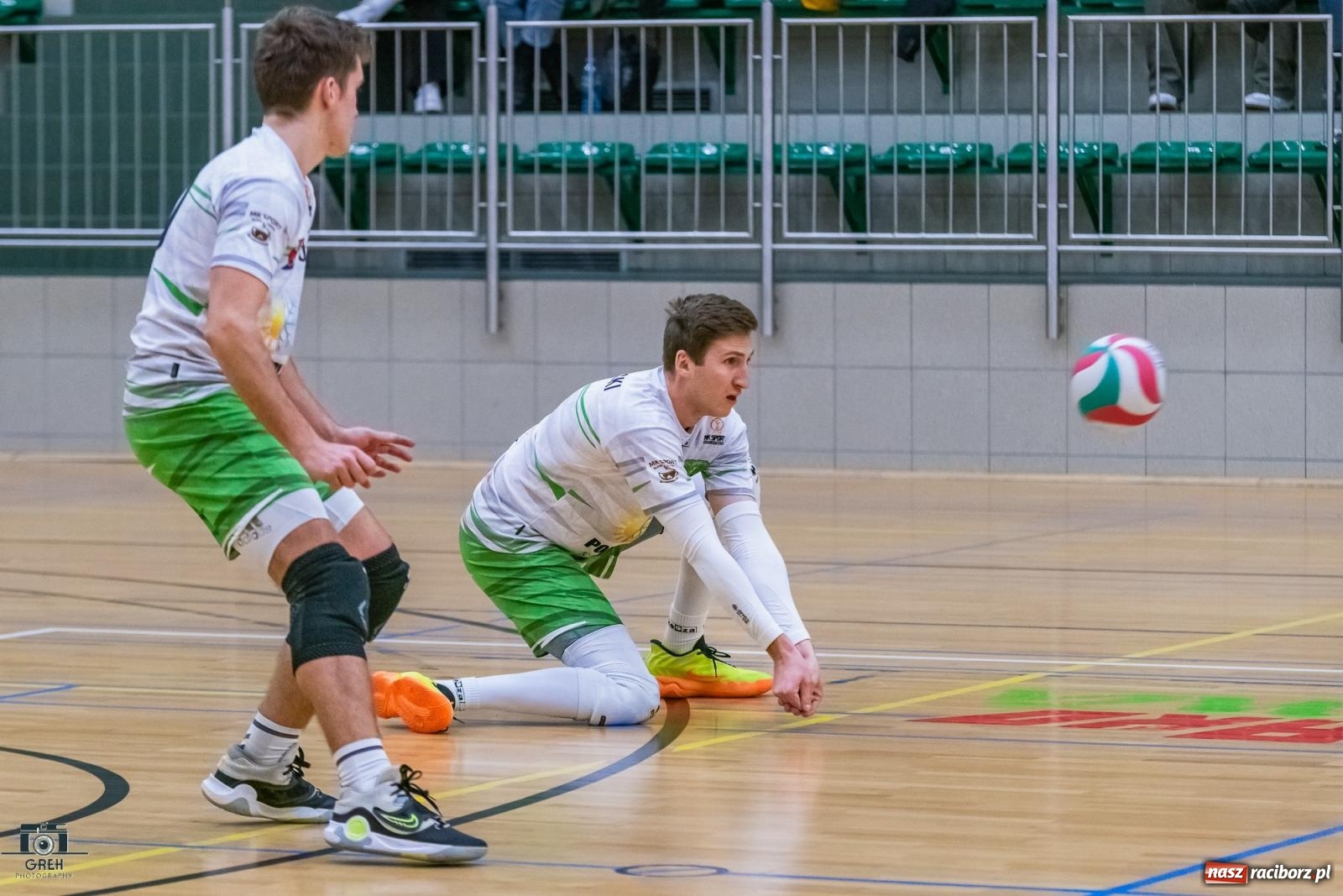 Zdjęcie w galerii na portalu naszraciborz.pl: Z perypetiami, ale za trzy punkty. KS Racibórz nadal w grze [FOTO] wiadomości z regionu