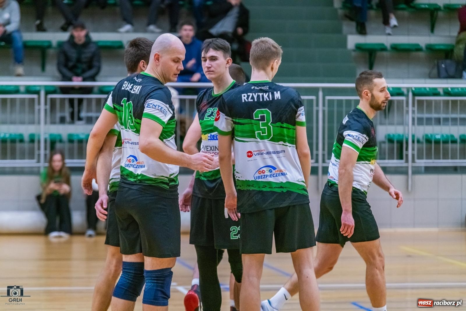 Zdjęcie w galerii na portalu naszraciborz.pl: Z perypetiami, ale za trzy punkty. KS Racibórz nadal w grze [FOTO] wiadomości z regionu