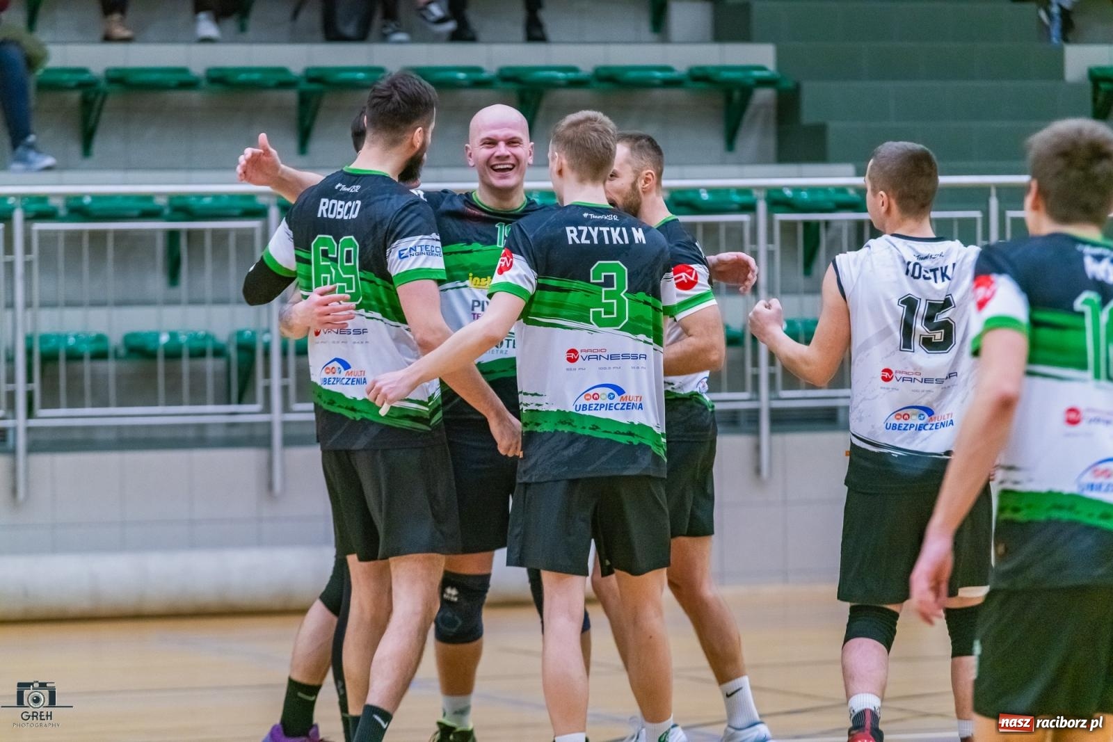 Zdjęcie w galerii na portalu naszraciborz.pl: Z perypetiami, ale za trzy punkty. KS Racibórz nadal w grze [FOTO] wiadomości z regionu