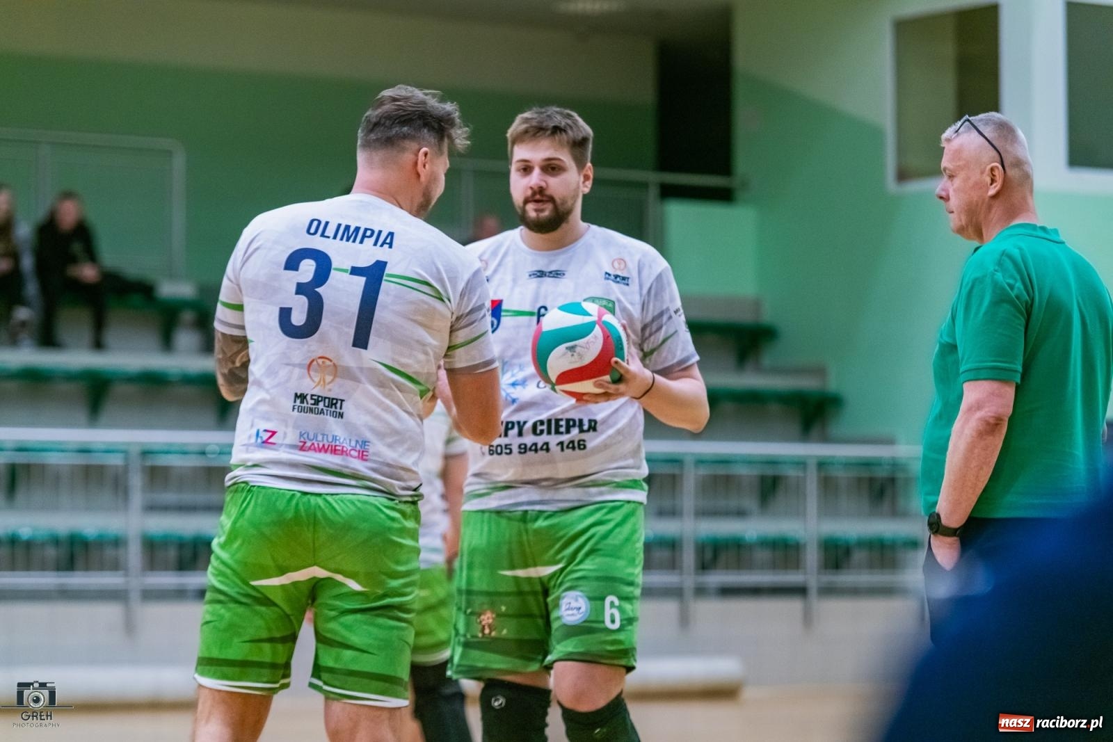 Zdjęcie w galerii na portalu naszraciborz.pl: Z perypetiami, ale za trzy punkty. KS Racibórz nadal w grze [FOTO] wiadomości z regionu