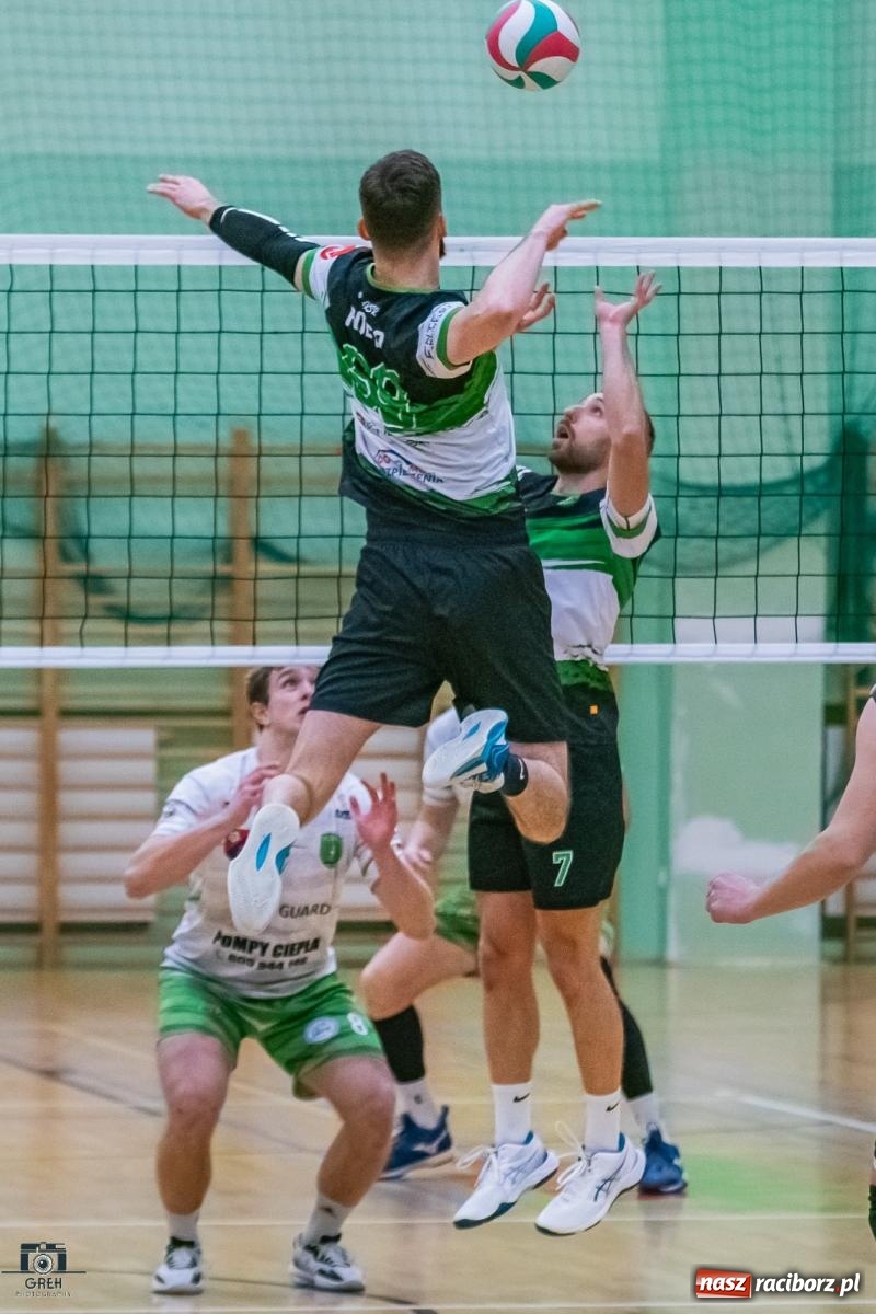 Zdjęcie w galerii na portalu naszraciborz.pl: Z perypetiami, ale za trzy punkty. KS Racibórz nadal w grze [FOTO] wiadomości z regionu