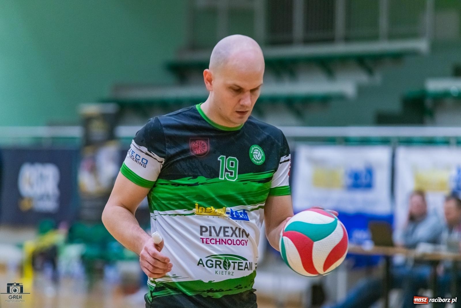 Zdjęcie w galerii na portalu naszraciborz.pl: Z perypetiami, ale za trzy punkty. KS Racibórz nadal w grze [FOTO] wiadomości z regionu