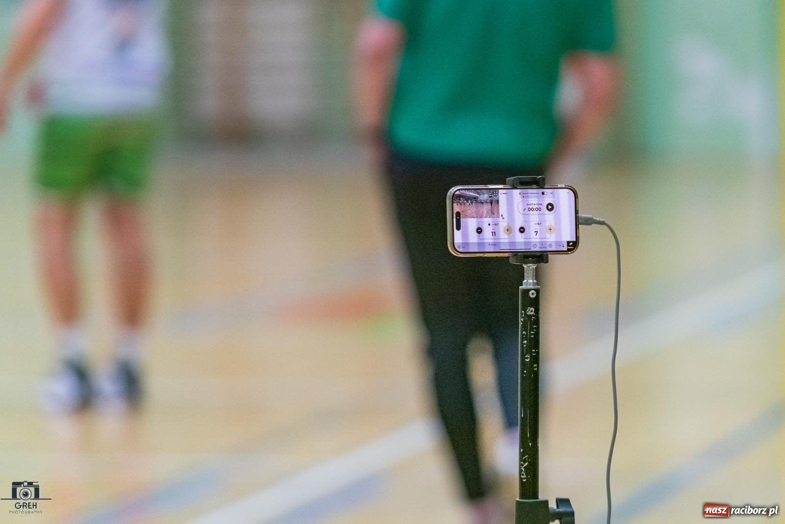 Zdjęcie w galerii na portalu naszraciborz.pl: Z perypetiami, ale za trzy punkty. KS Racibórz nadal w grze [FOTO] wiadomości z regionu