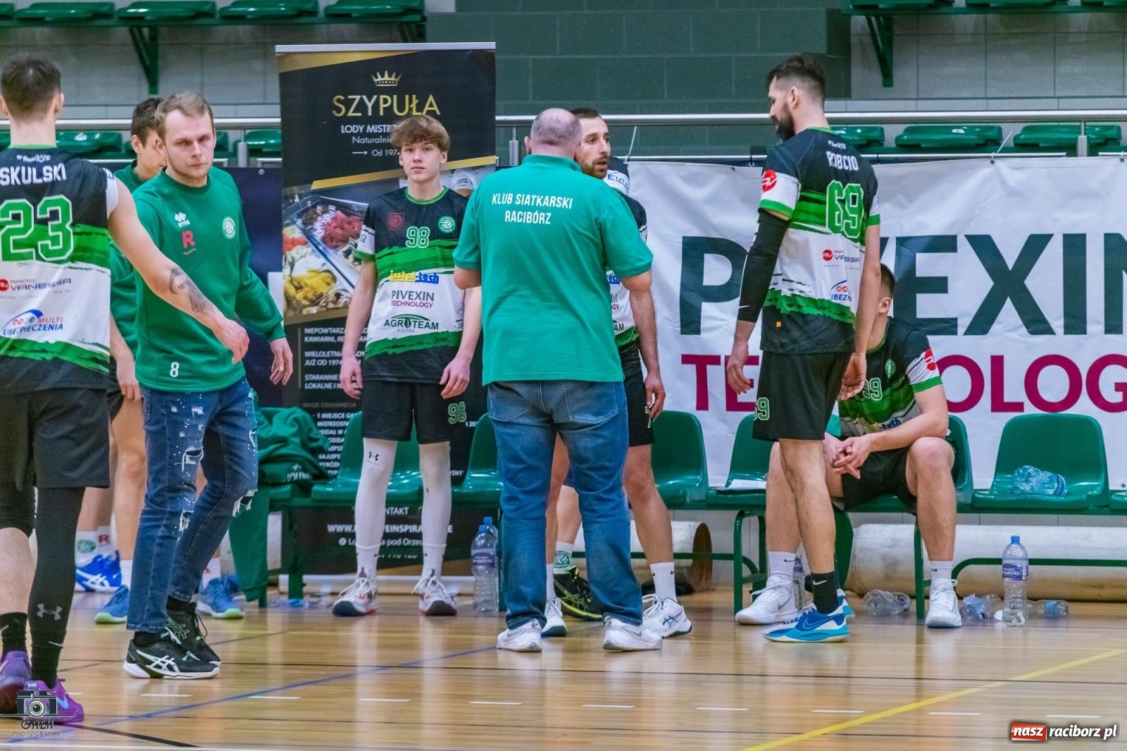 Zdjęcie w galerii na portalu naszraciborz.pl: Z perypetiami, ale za trzy punkty. KS Racibórz nadal w grze [FOTO] wiadomości z regionu