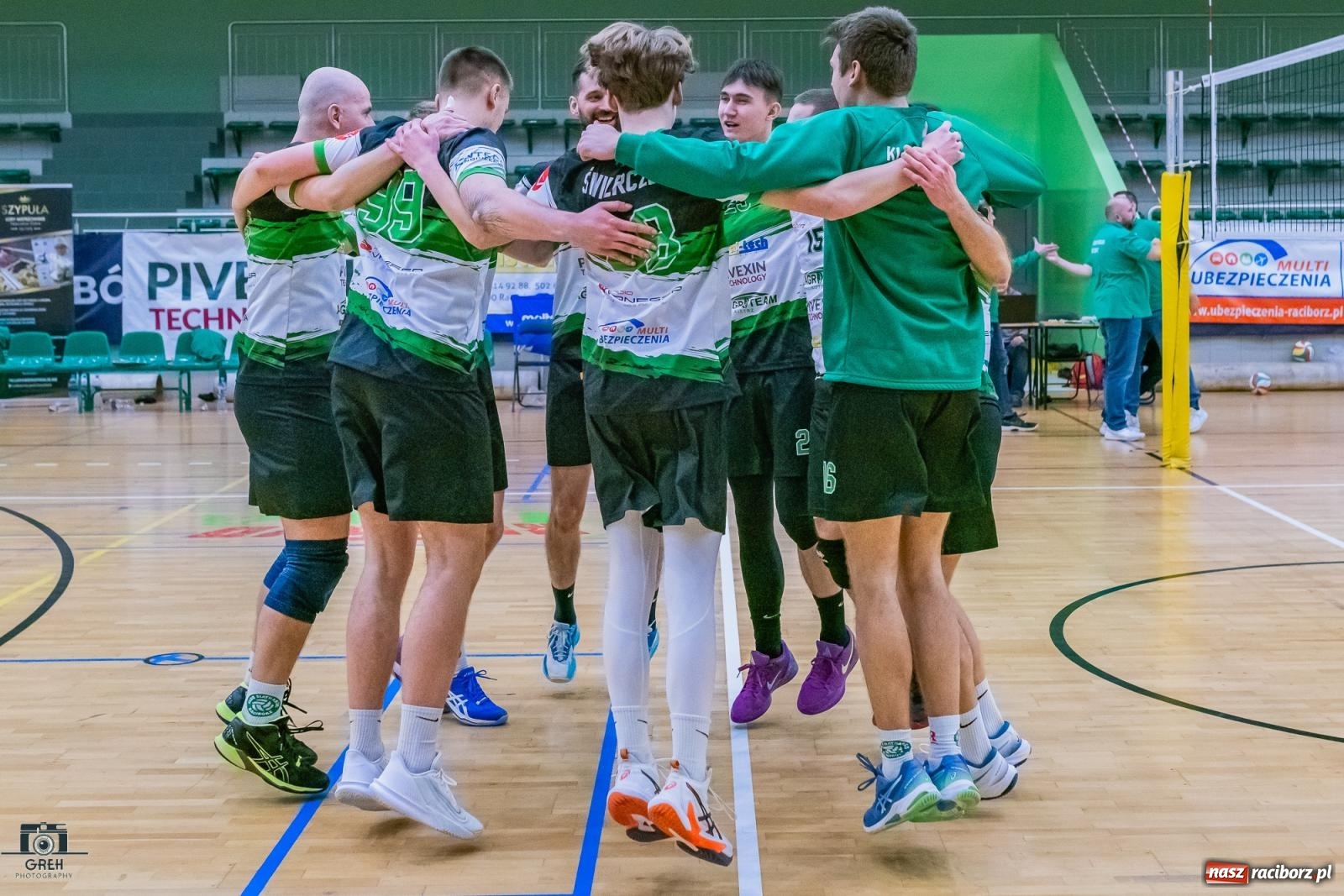 Zdjęcie w galerii na portalu naszraciborz.pl: Z perypetiami, ale za trzy punkty. KS Racibórz nadal w grze [FOTO] wiadomości z regionu